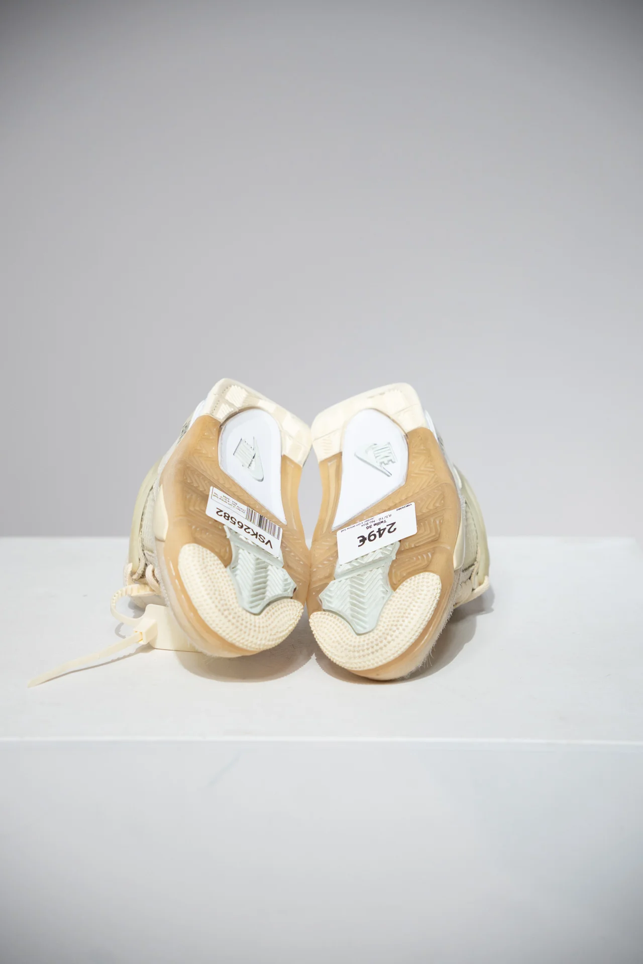 Jordan 4 Off-White Sail (Taille 36) - Image 4