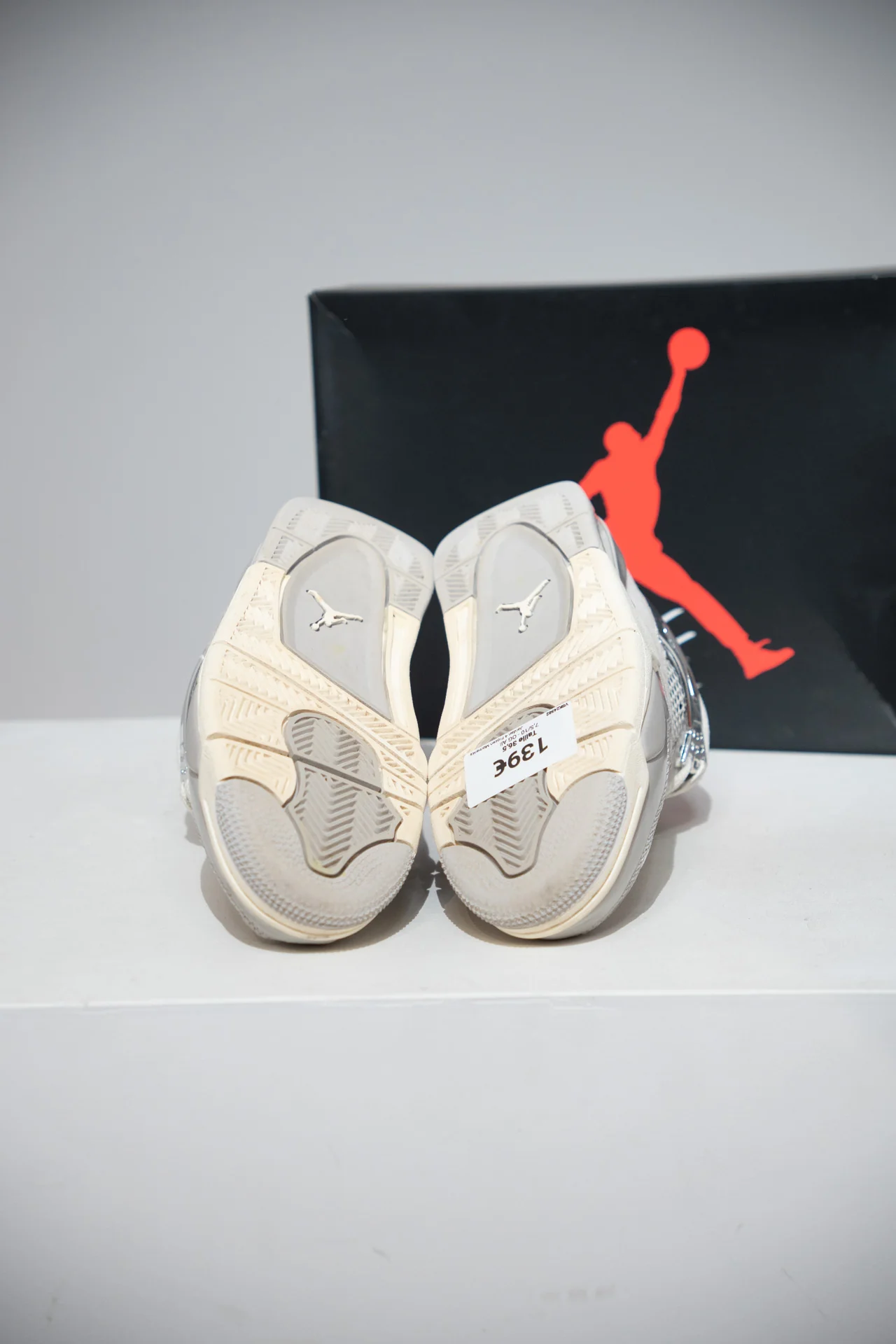 Jordan 4 Frozen Moments (Taille 36,5) - Image 4