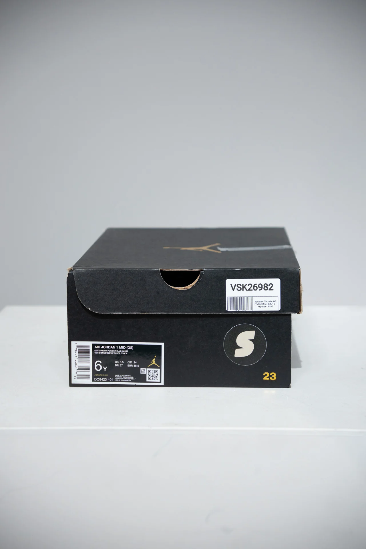 Jordan 4 Thunder GS (Taille 38,5) - Image 5