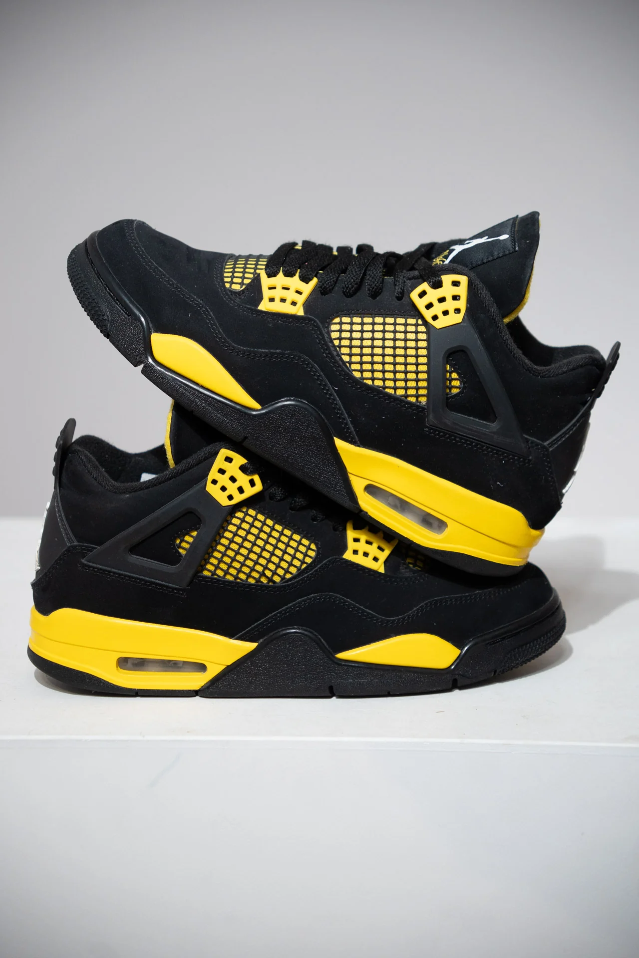 Jordan 4 Thunder (Taille 41) - Image 5