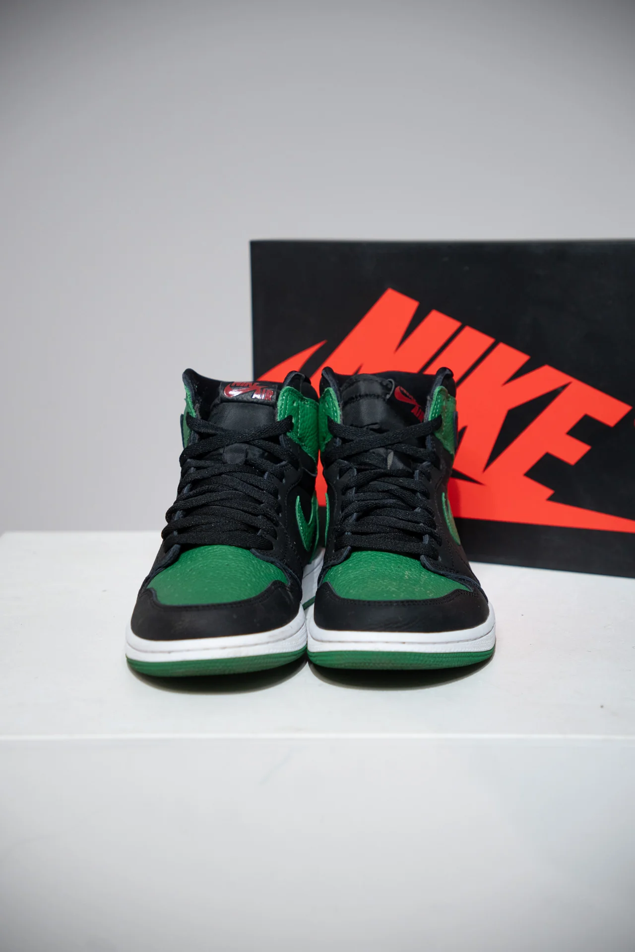 Jordan 1 High Pine green (Taille 42,5) - Image 2
