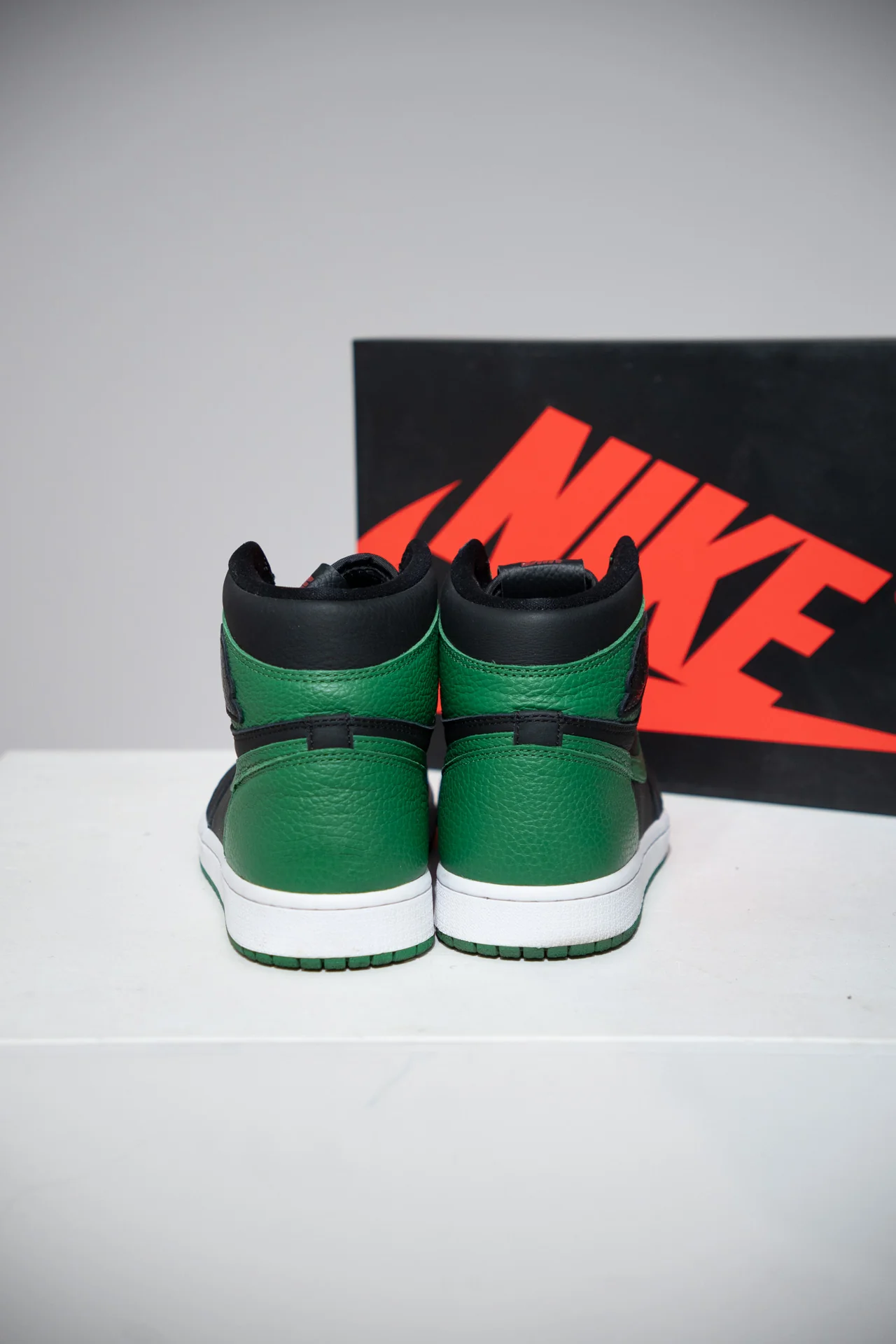 Jordan 1 High Pine green (Taille 42,5) - Image 5