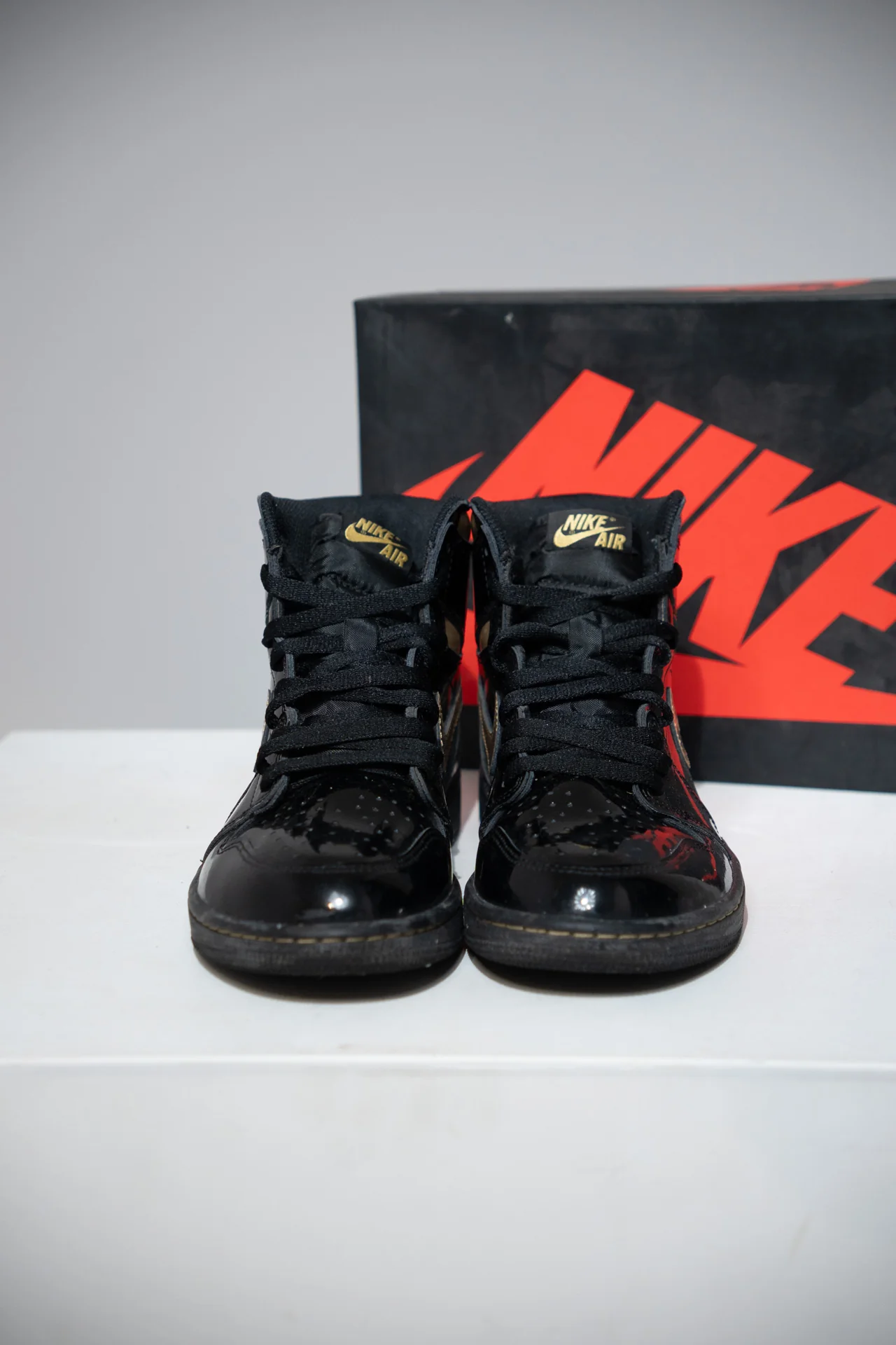Jordan 1 High Metallic Gold (Taille 42,5) - Image 2