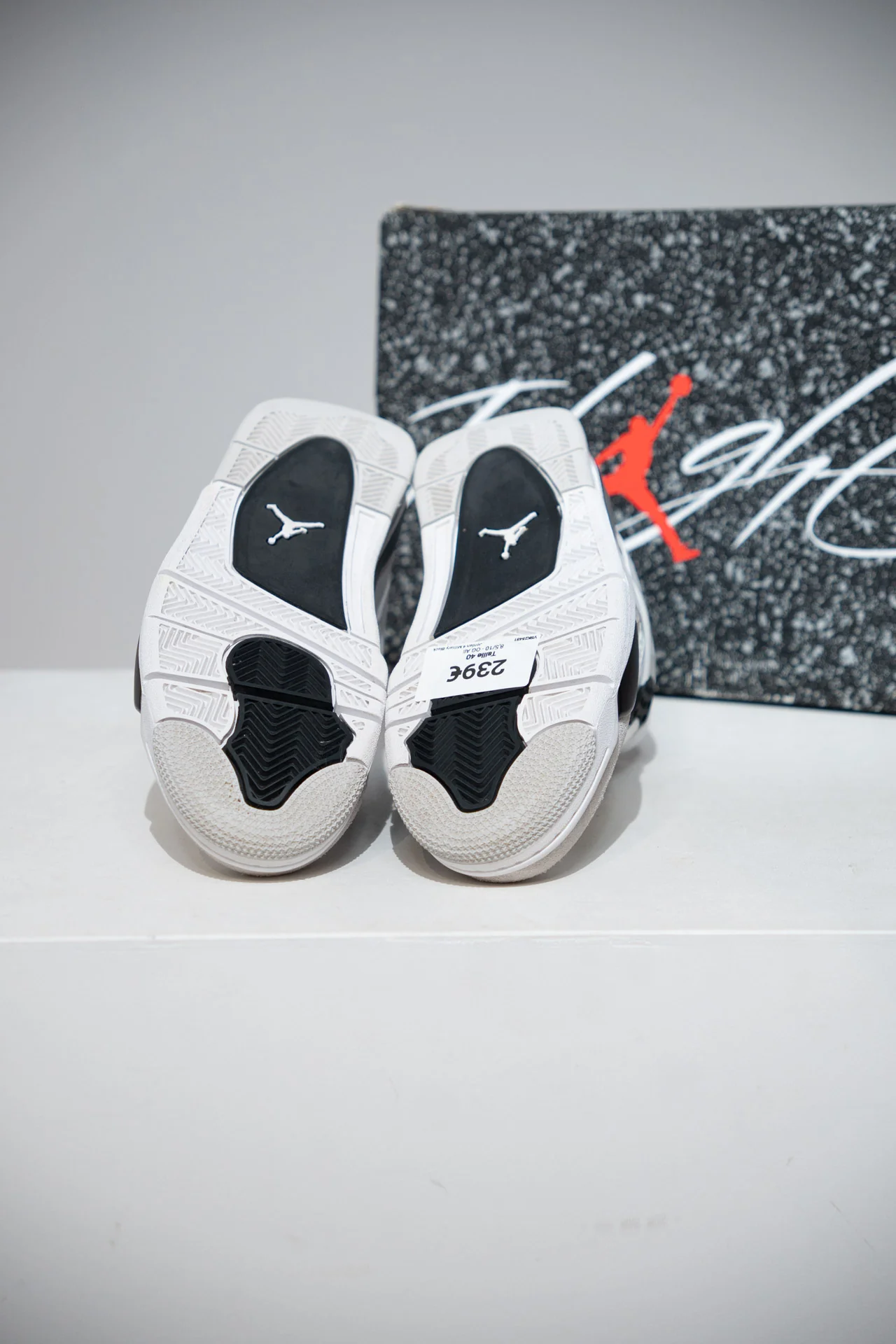 Jordan 4 Military Black (Taille 40) - Image 4