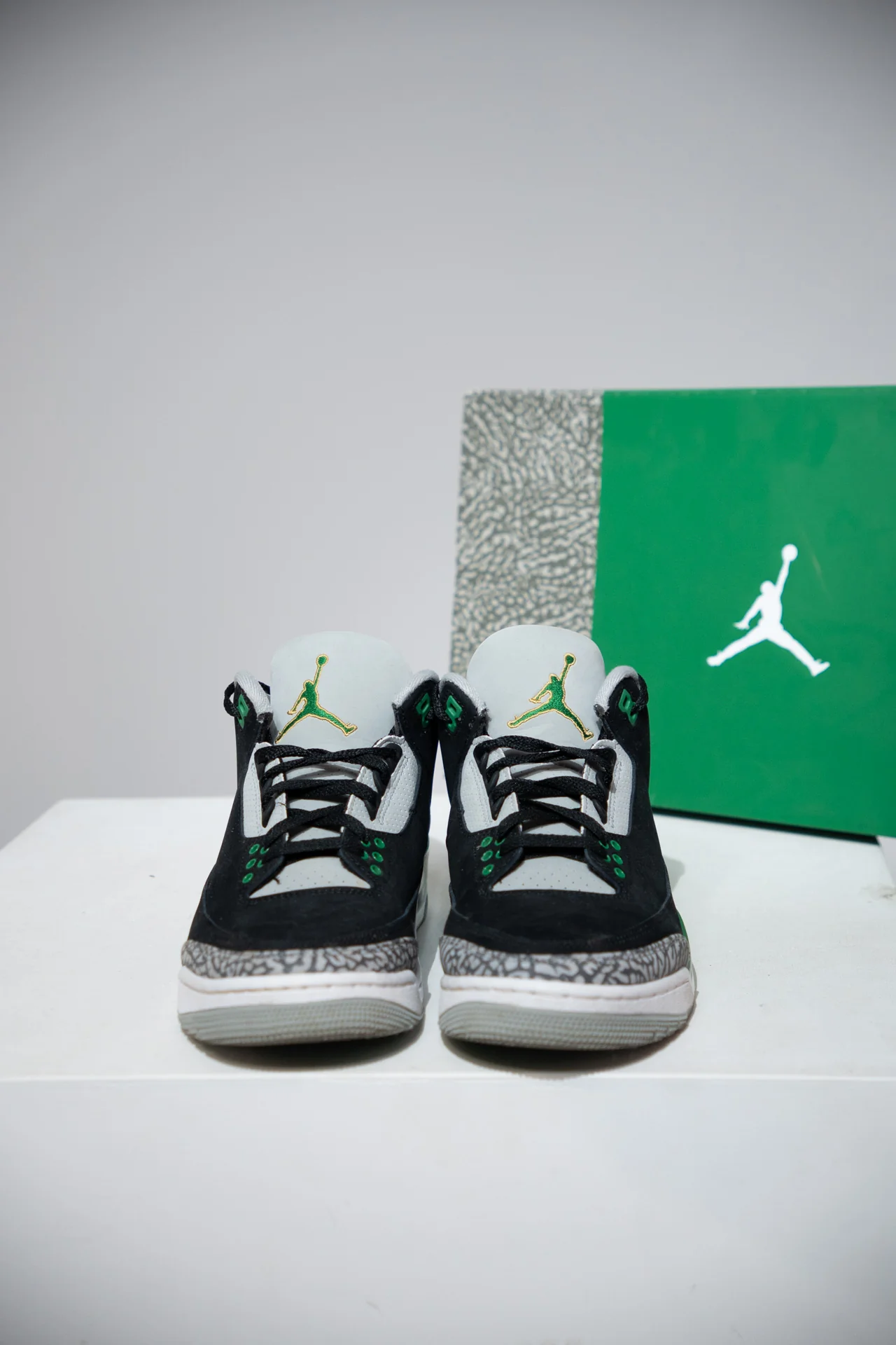 Jordan 3 Pine green (Taille 42) - Image 2