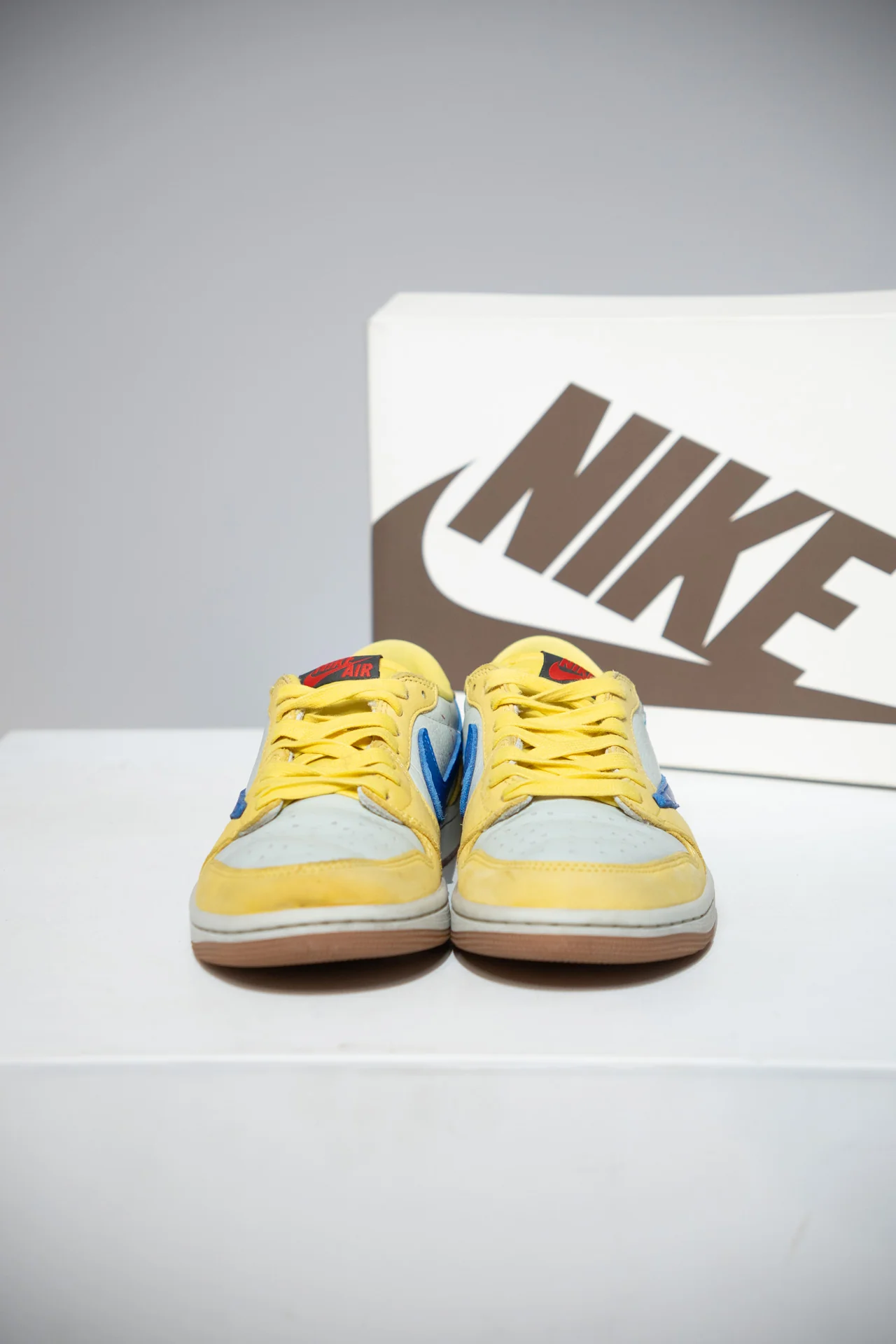 Jordan 1 Low Travis Scott Canary Yellow (Taille 38) - Image 2