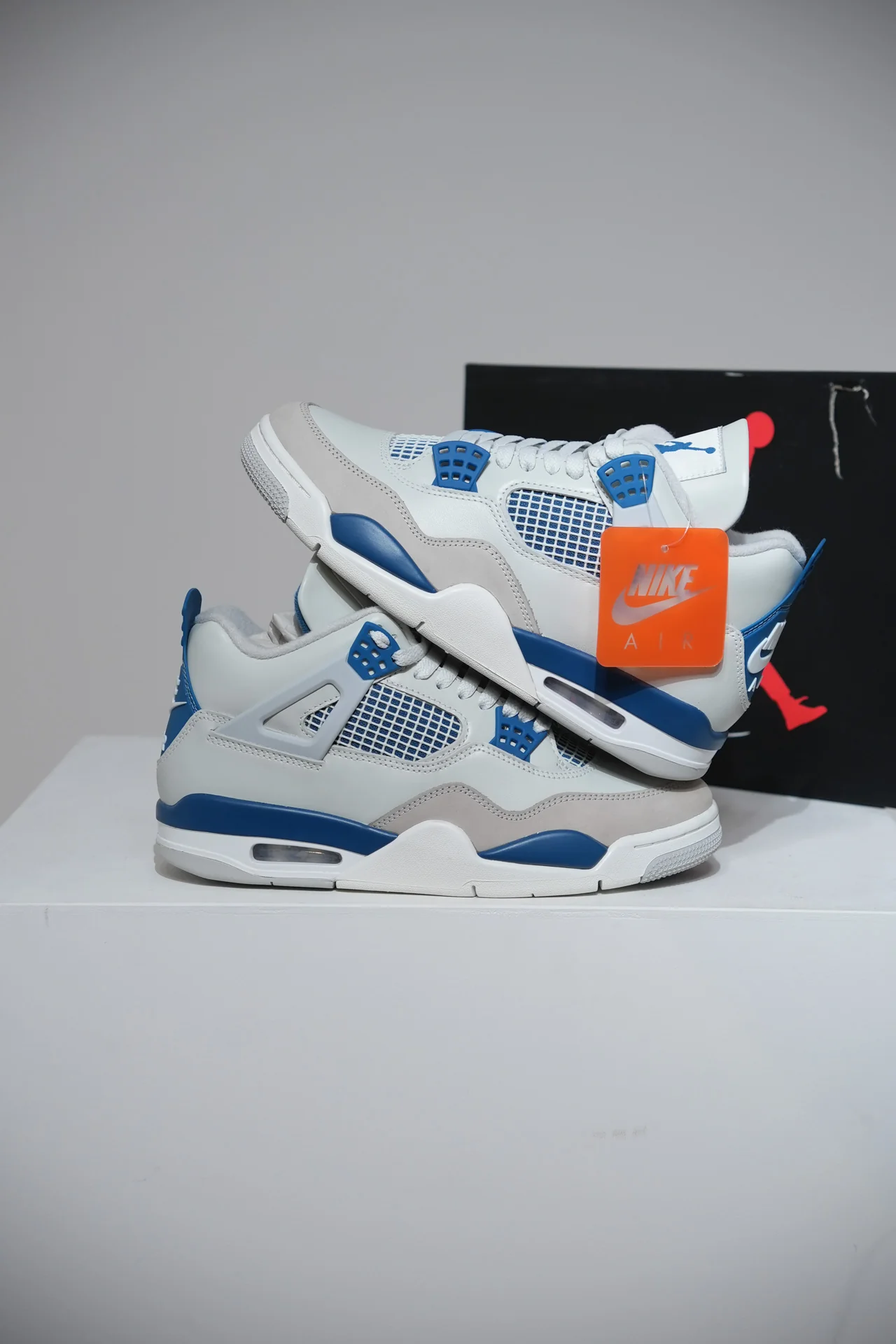 Jordan 4 Military Blue 2024 (Taille 44,5)