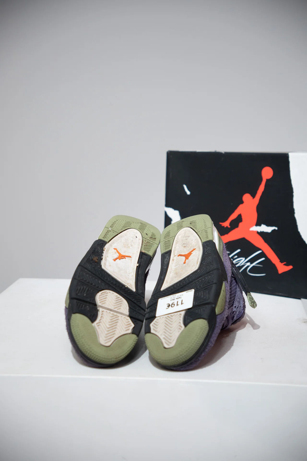 Jordan 4 Canyon purple (Taille 38,5) - Image 4