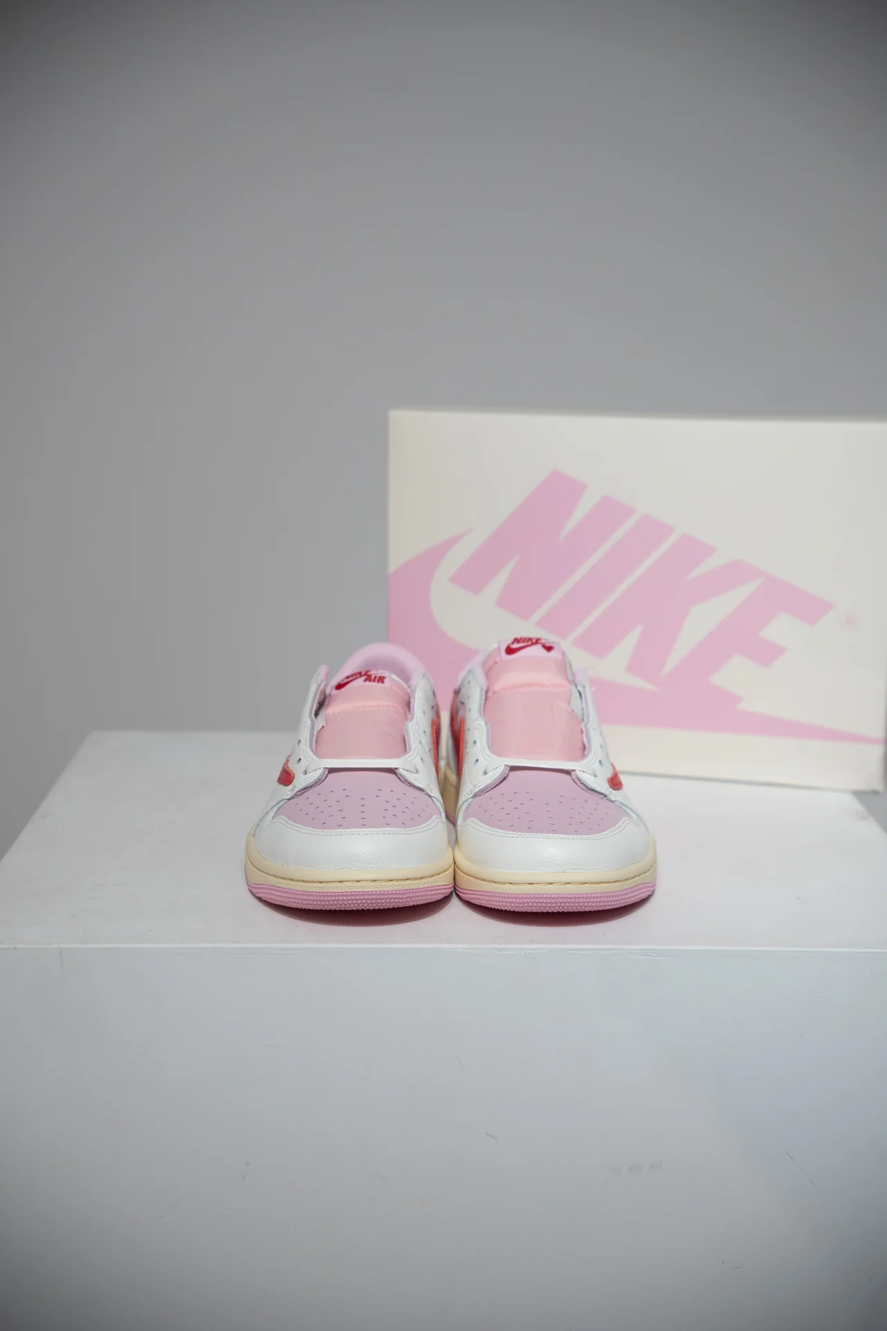 Jordan 1 Low Travis Scott Tropical Pink (Taille 42,5) - Image 2
