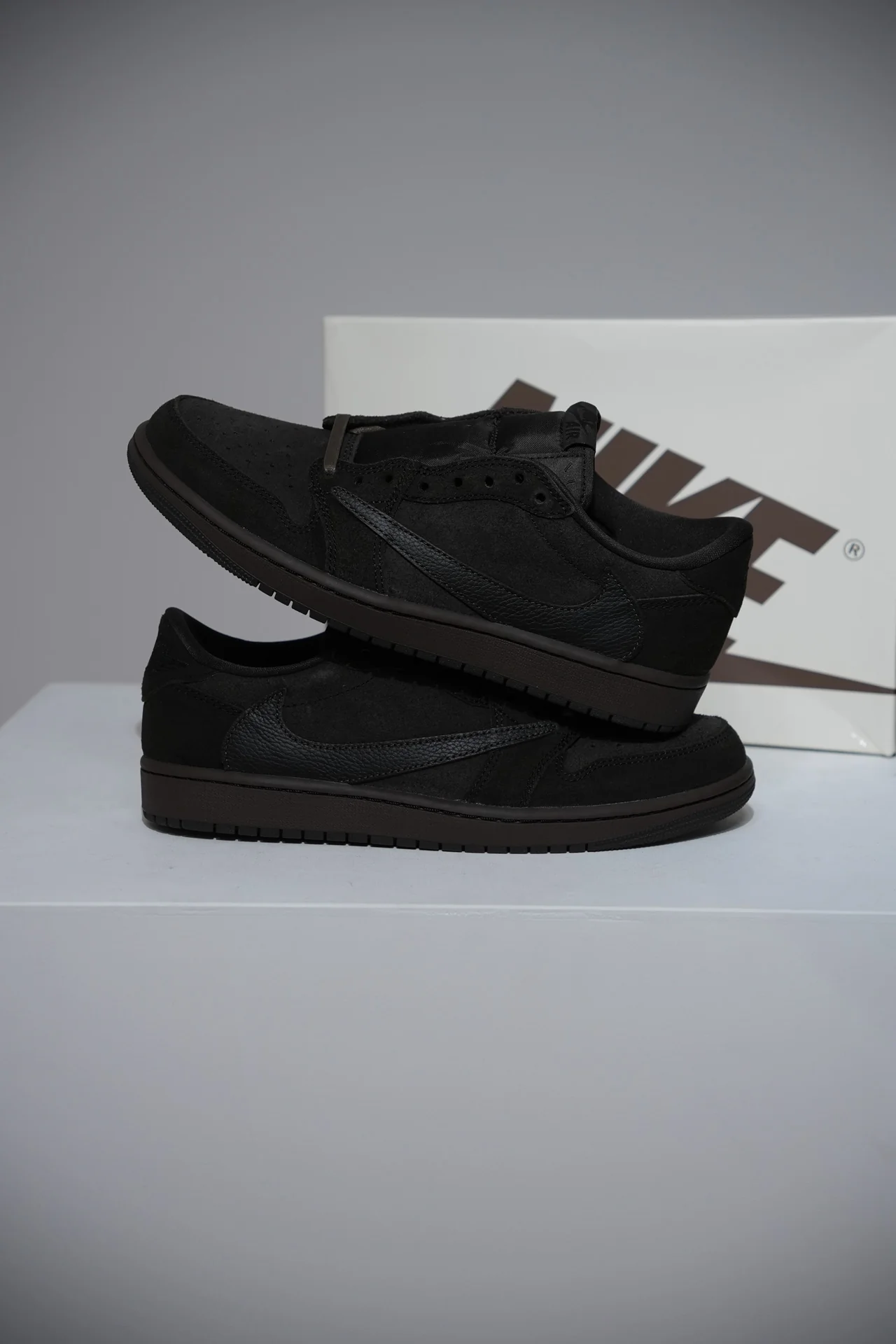 Jordan 1 Low Travis Scott Velvet Brown (Taille 48,5)