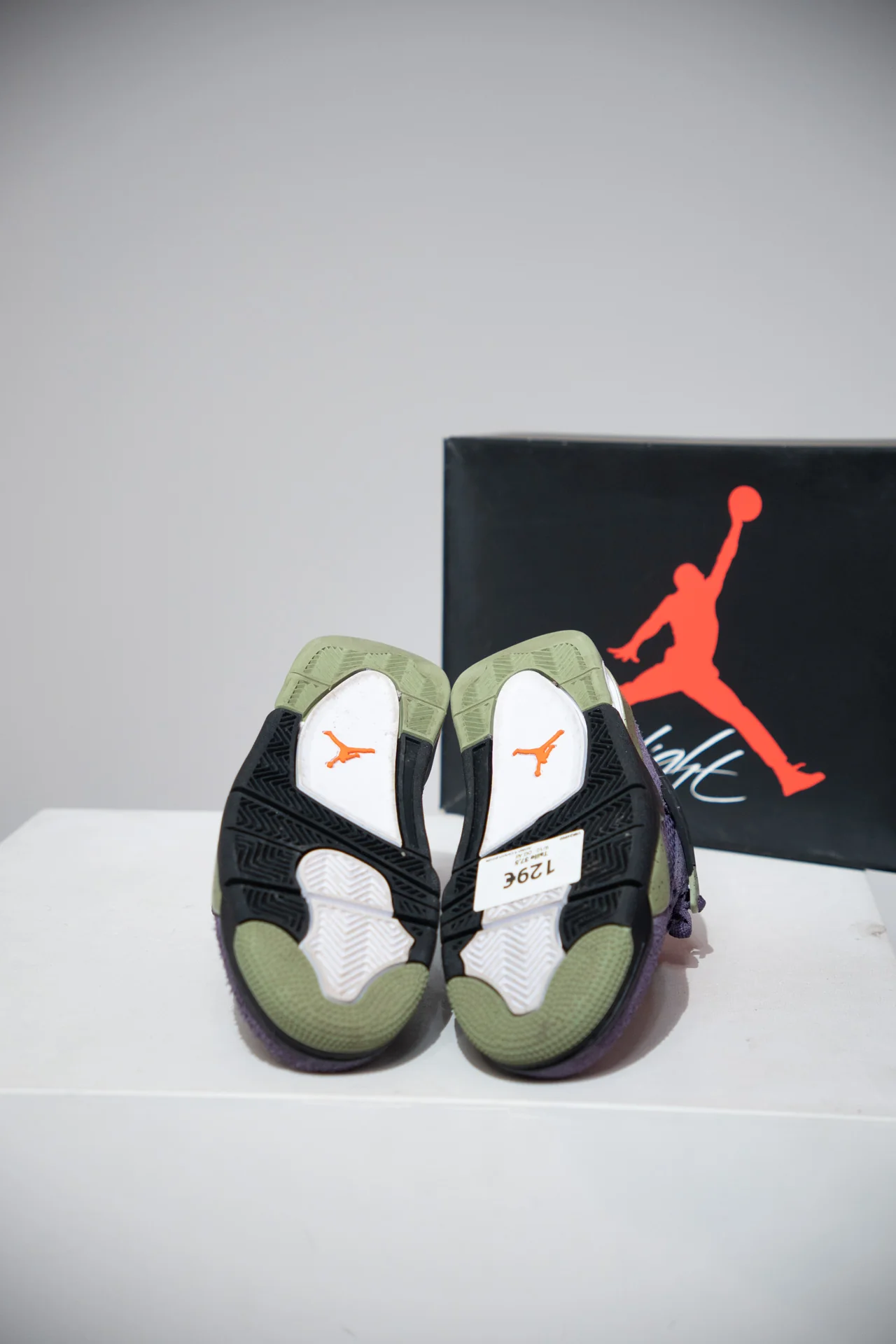 Jordan 4 Canyon purple (Taille 37,5) - Image 4