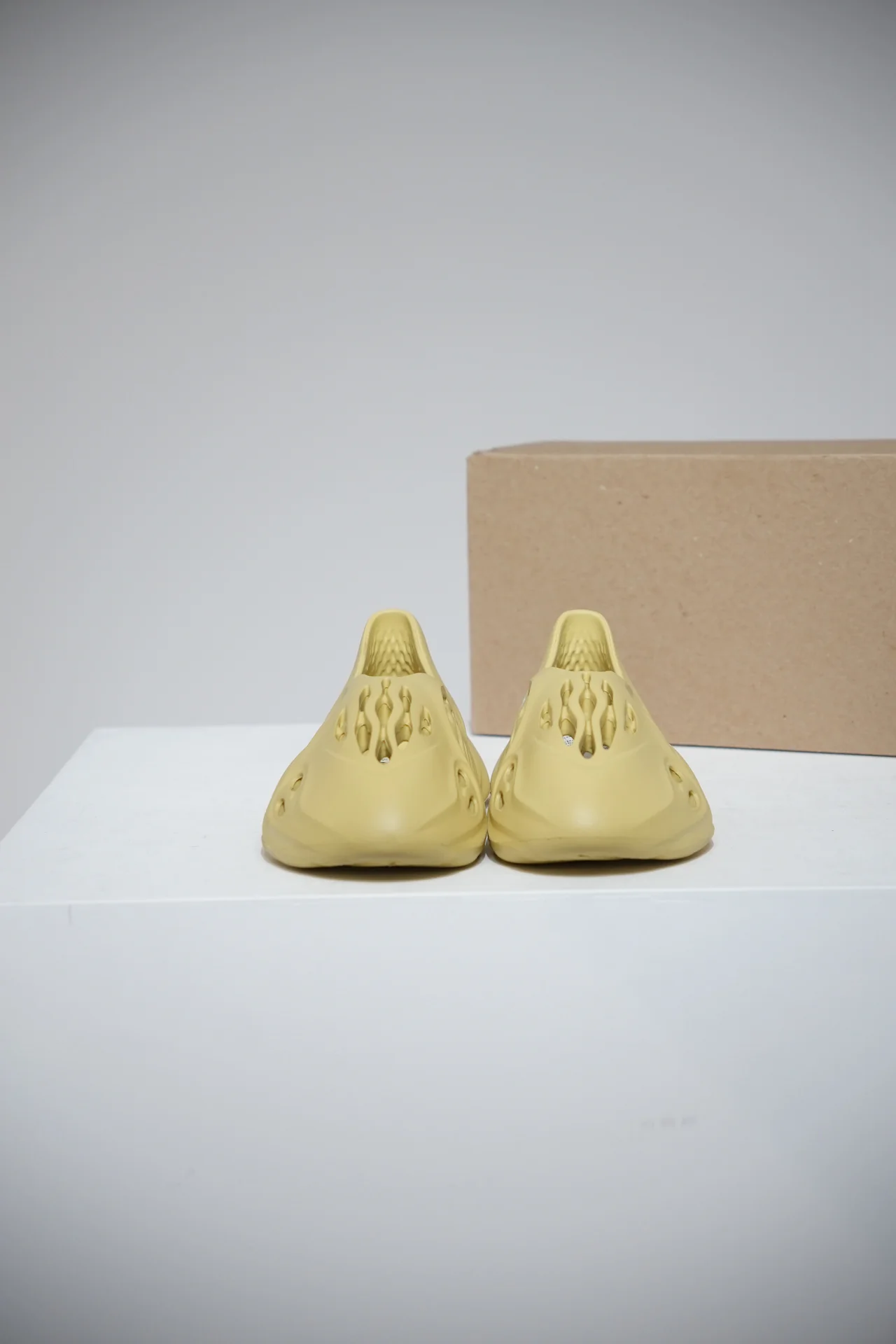 Yeezy Foam Runner Ochre (Taille 36) - Image 2