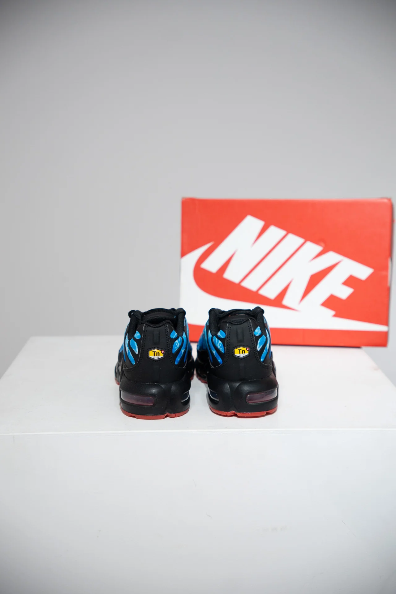Air Max Plus (TN) Shark Attack GS (Taille 38,5) - Image 3