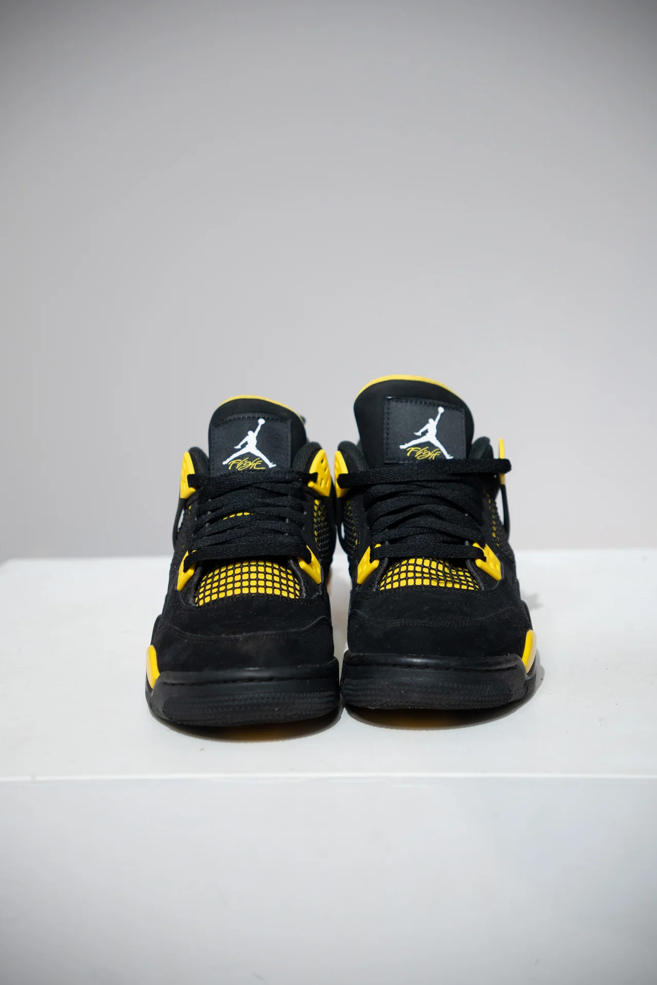 Jordan 4 Thunder GS (Taille 40) - Image 2