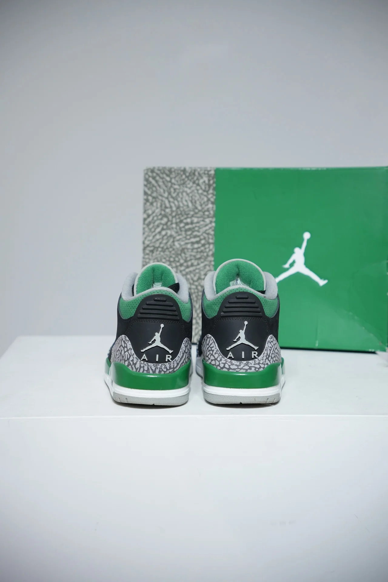 Jordan 3 Pine green (Taille 40) - Image 3