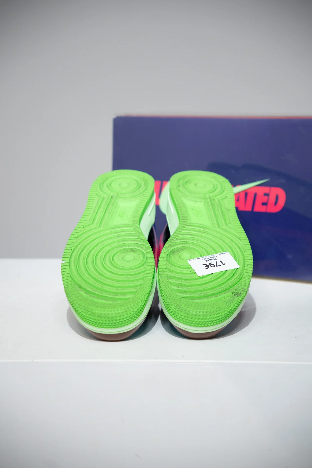 Air Force 1 Low Undefeated Green (Taille 42) - Image 3