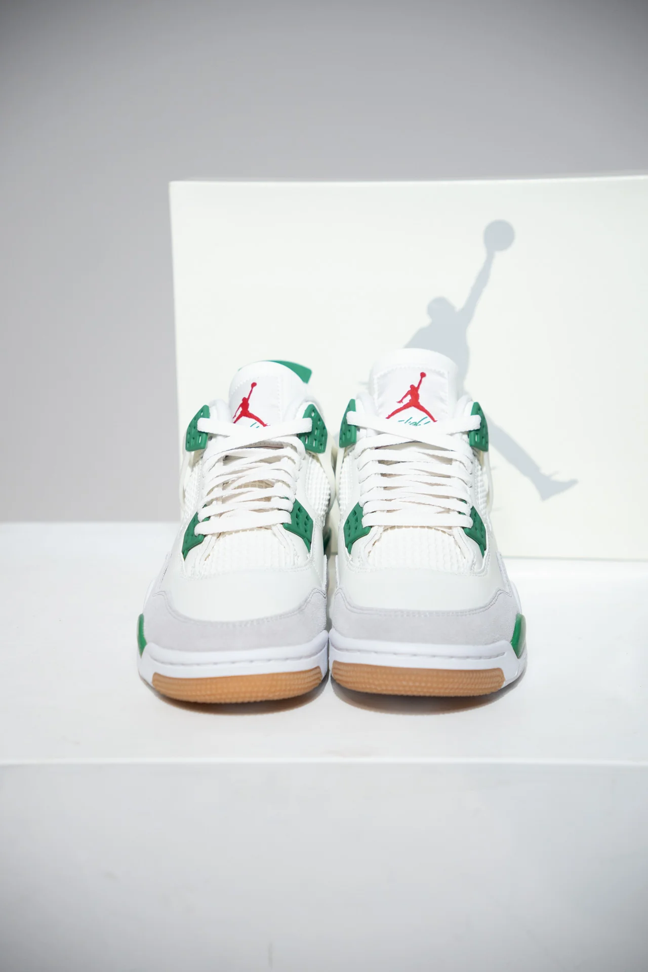 Jordan 4 SB pine Green (Taille 41) - Image 2