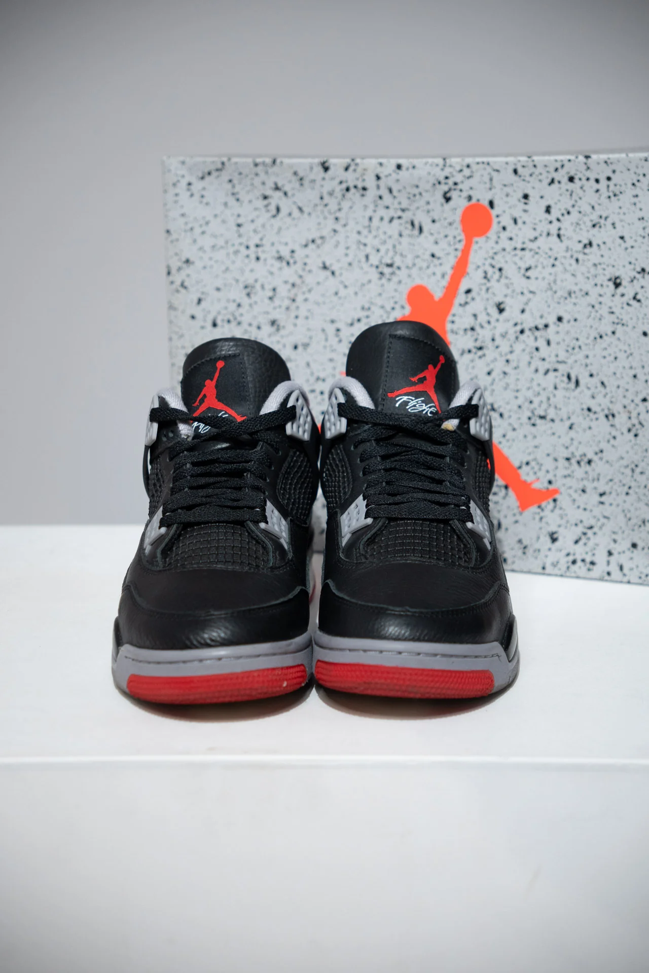 Jordan 4 Bred Reimagined (Taille 44) - Image 2