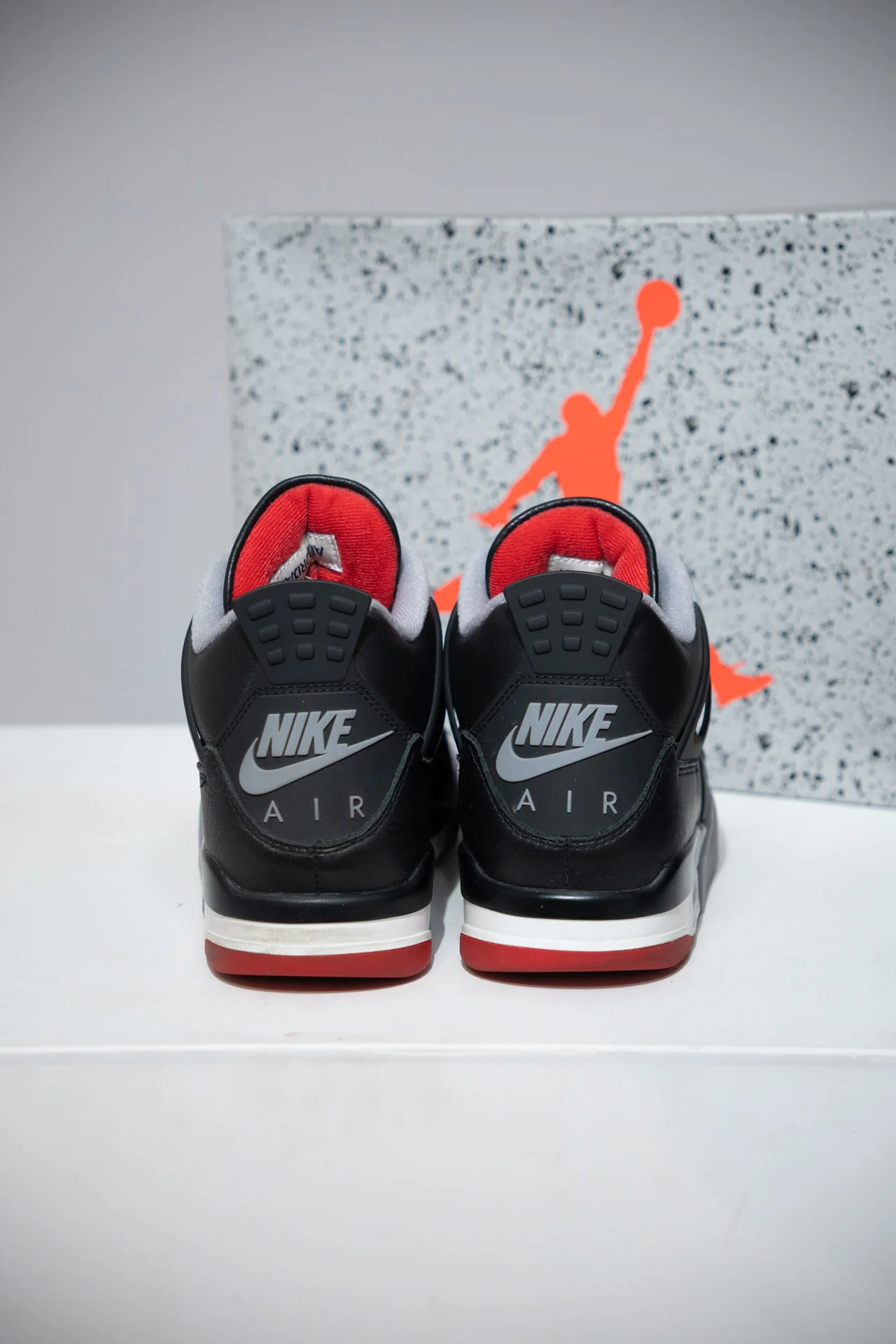 Jordan 4 Bred Reimagined (Taille 44) - Image 3
