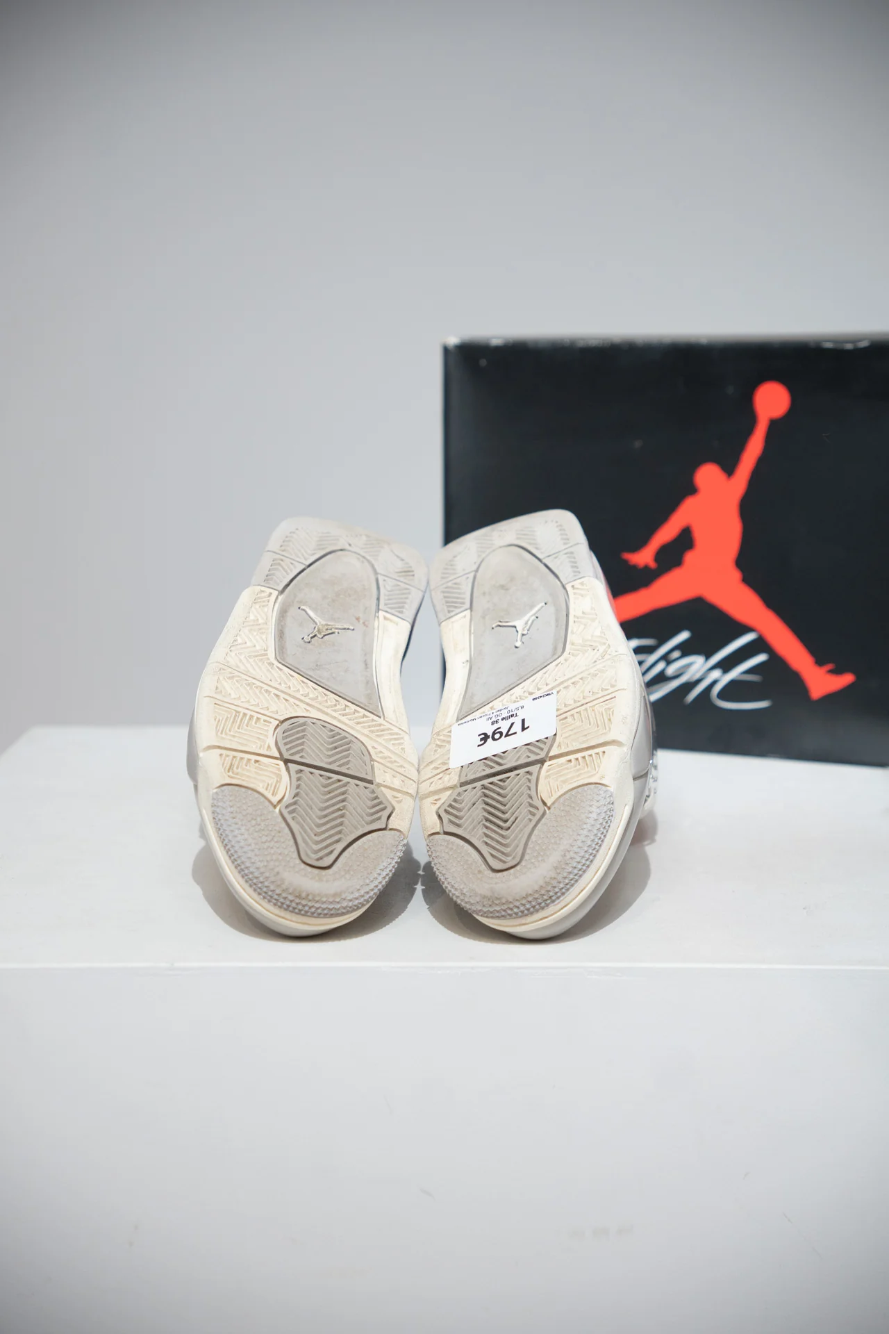 Jordan 4 Frozen Moments (Taille 38) - Image 4