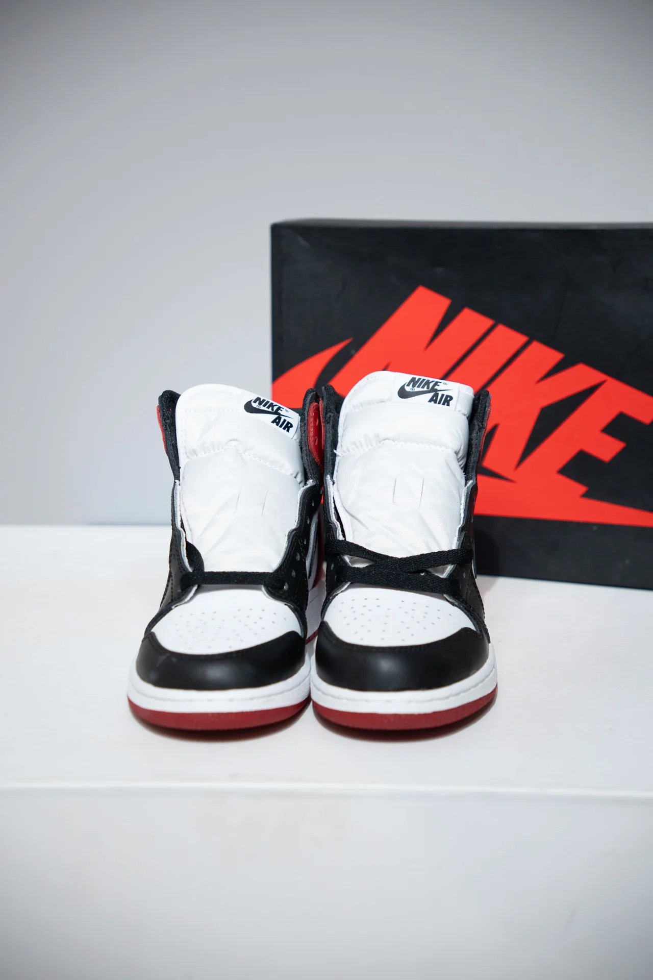 Jordan 1 High Black Toe GS (Taille 37,5) - Image 2