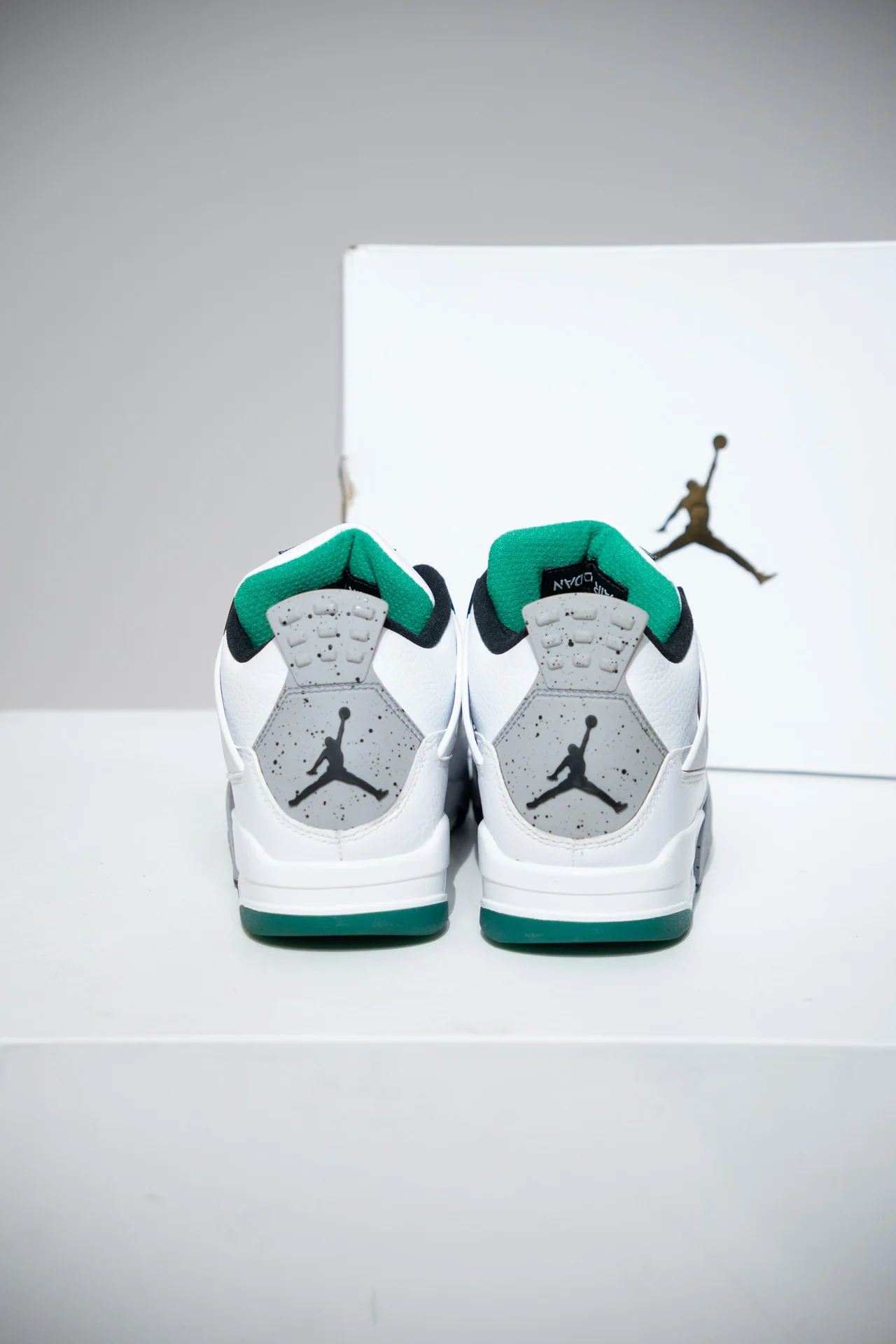 Jordan 4 Rasta (Taille 40) - Image 2