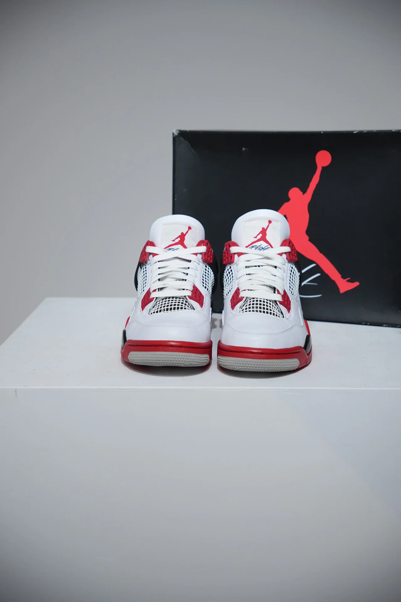 Jordan 4 Fire Red 2020 (Taille 42,5) - Image 2