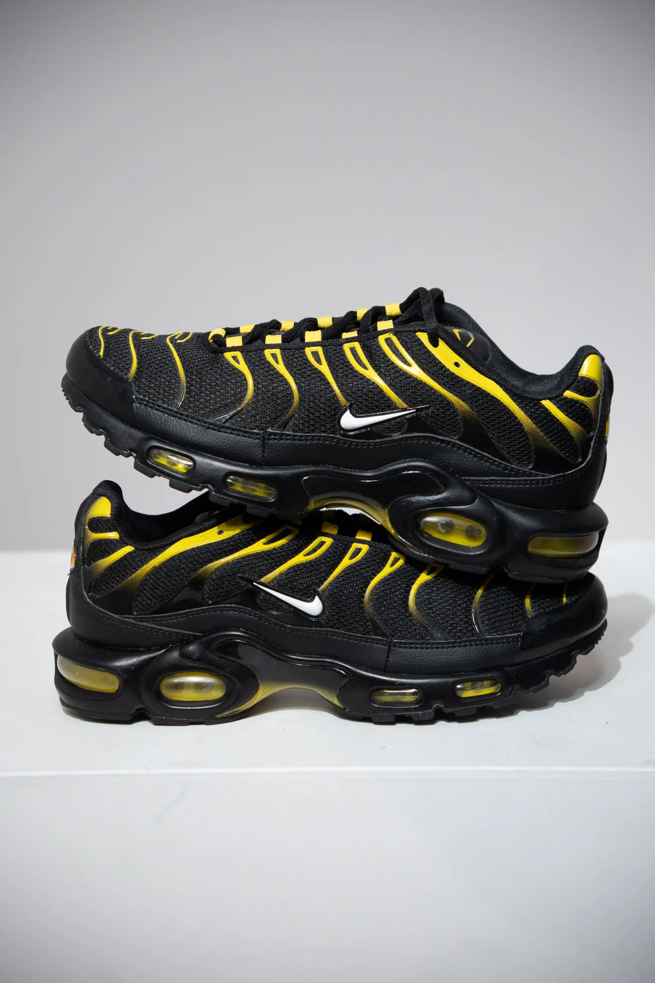Air Max Plus (TN) Black White Vivid Sulfur (Taille 42)