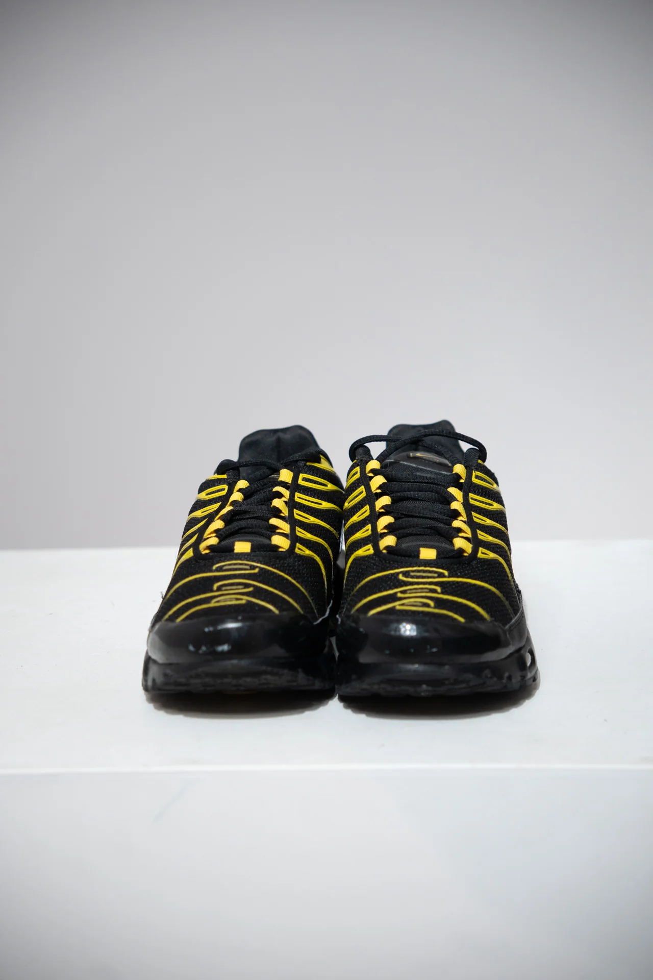 Air Max Plus (TN) Black White Vivid Sulfur (Taille 42) - Image 3