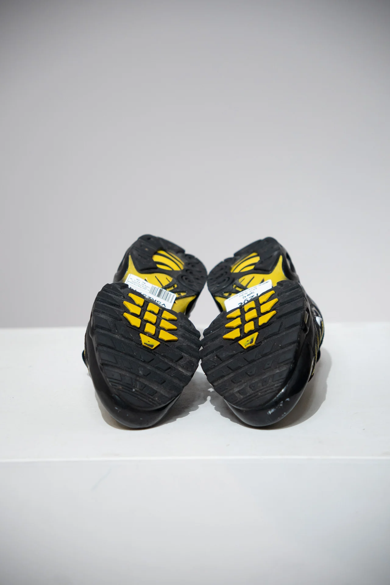 Air Max Plus (TN) Black White Vivid Sulfur (Taille 42) - Image 6