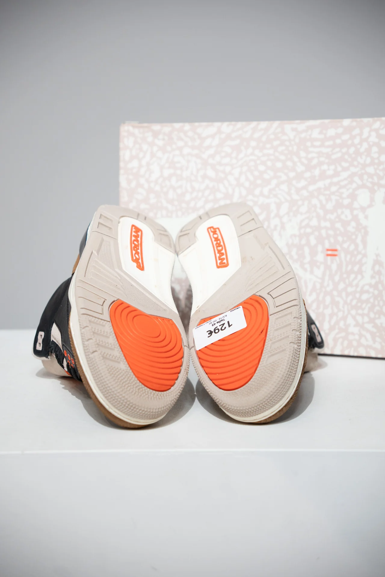 Jordan 3 Elephant (Taille 43) - Image 4