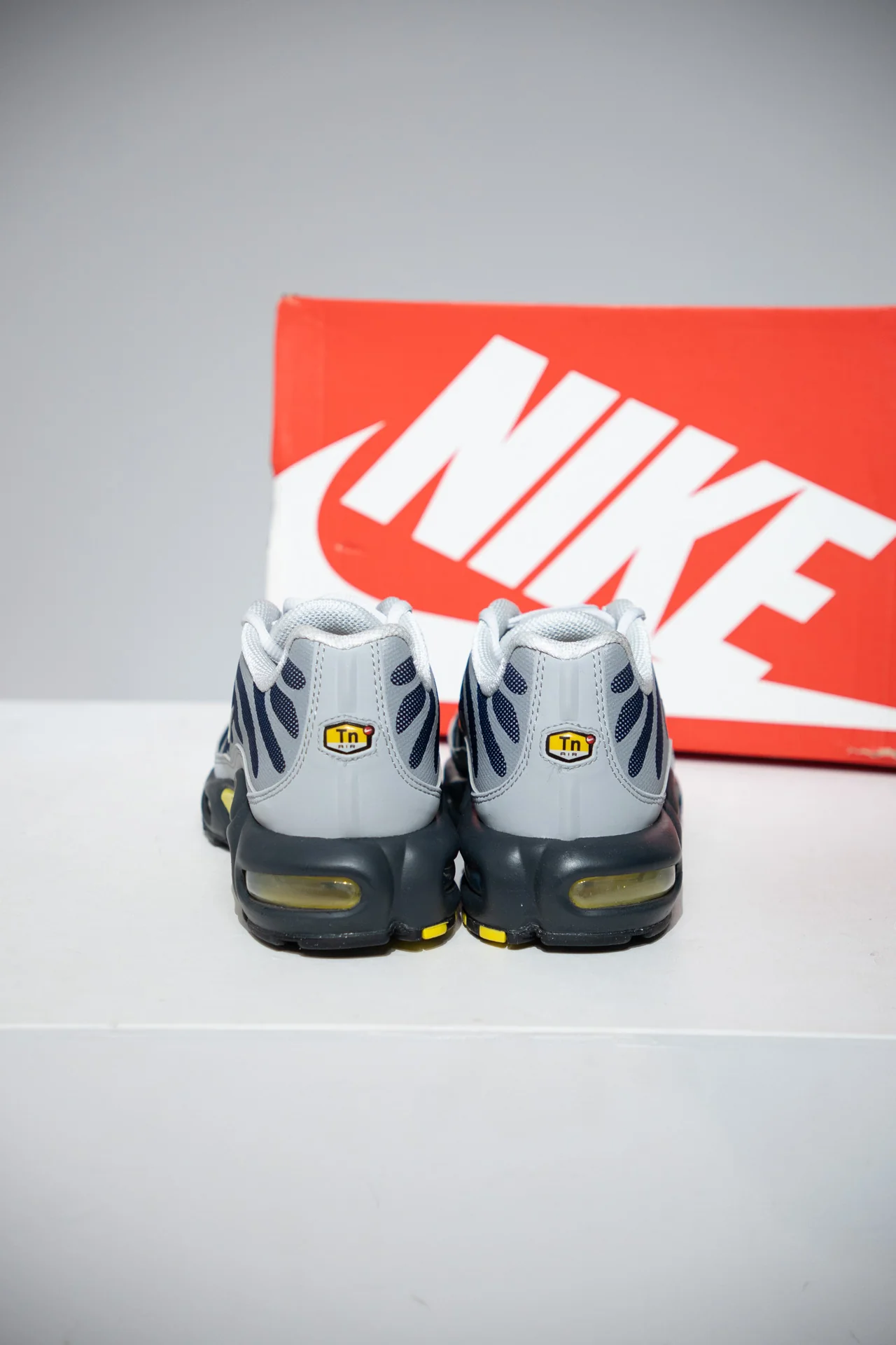 Air Max Plus (TN) Obsidian Opti Yellow (Taille 40) - Image 3
