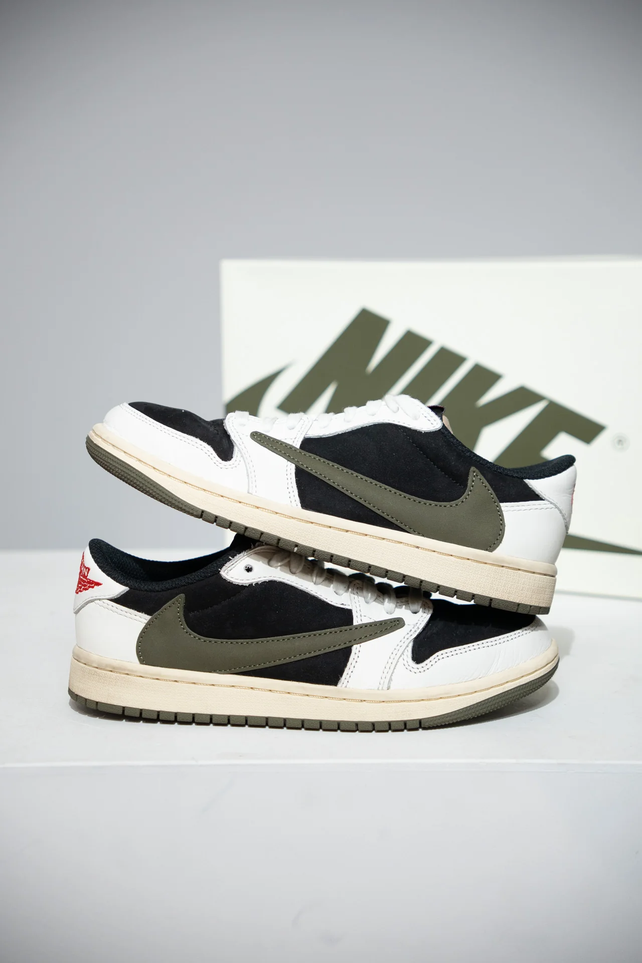 Jordan 1 Low Travis Scott Olive (Taille 37,5)