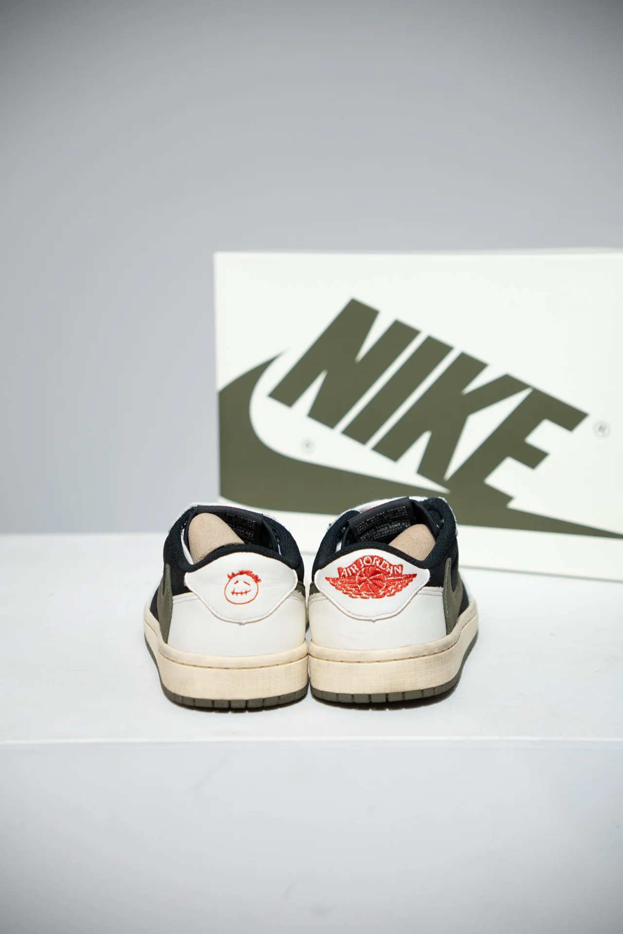 Jordan 1 Low Travis Scott Olive (Taille 37,5) - Image 2