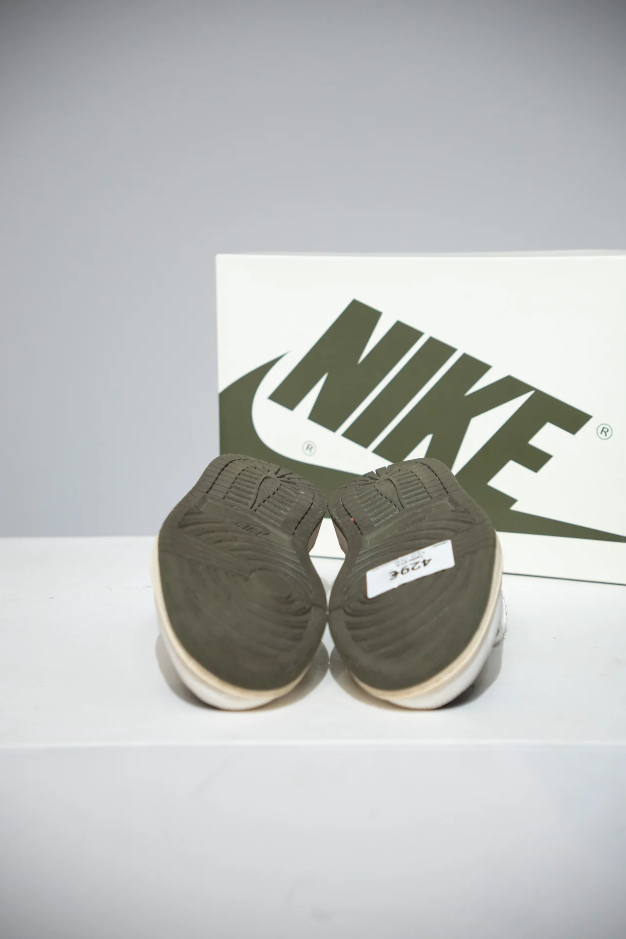 Jordan 1 Low Travis Scott Olive (Taille 37,5) - Image 4