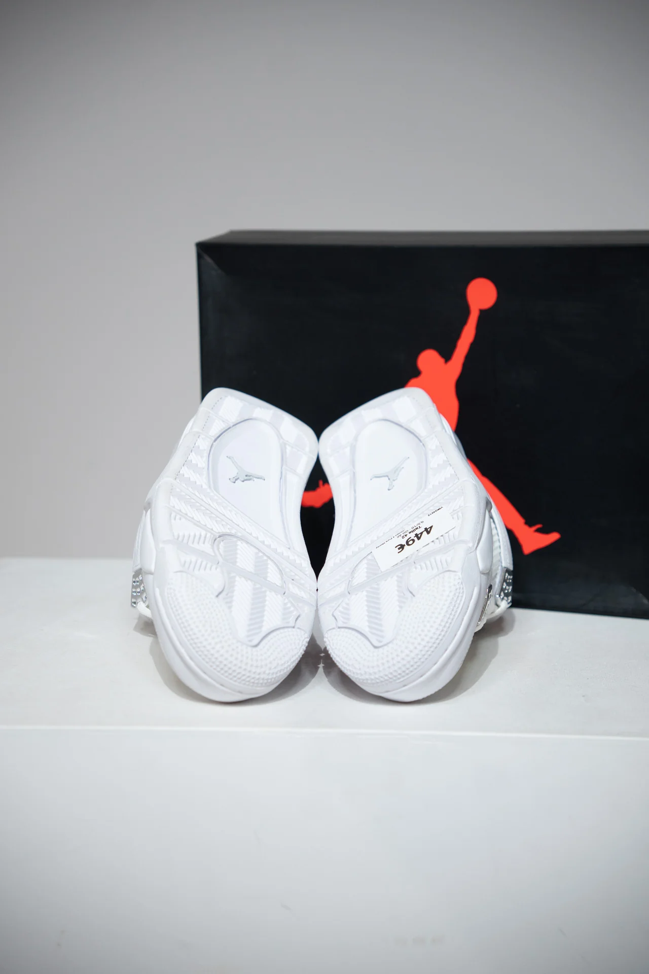 Jordan 4 Pure Money (Taille 42) - Image 3