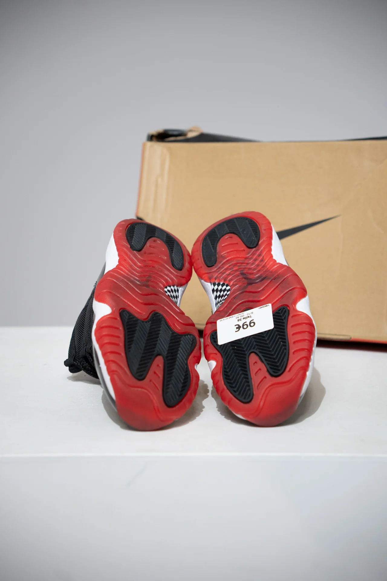Jordan 11 Bred 2019 GS (Taille 38) - Image 5