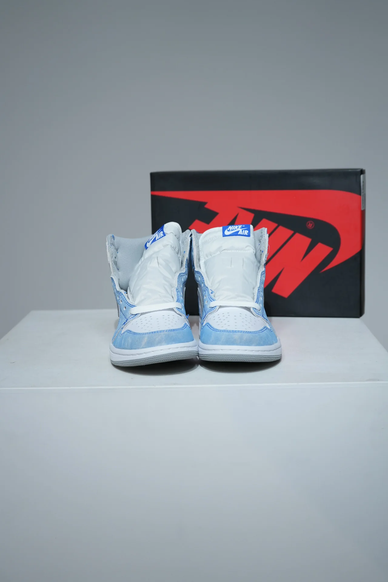 Jordan 1 High Hyper Royal (Taille 46) - Image 2