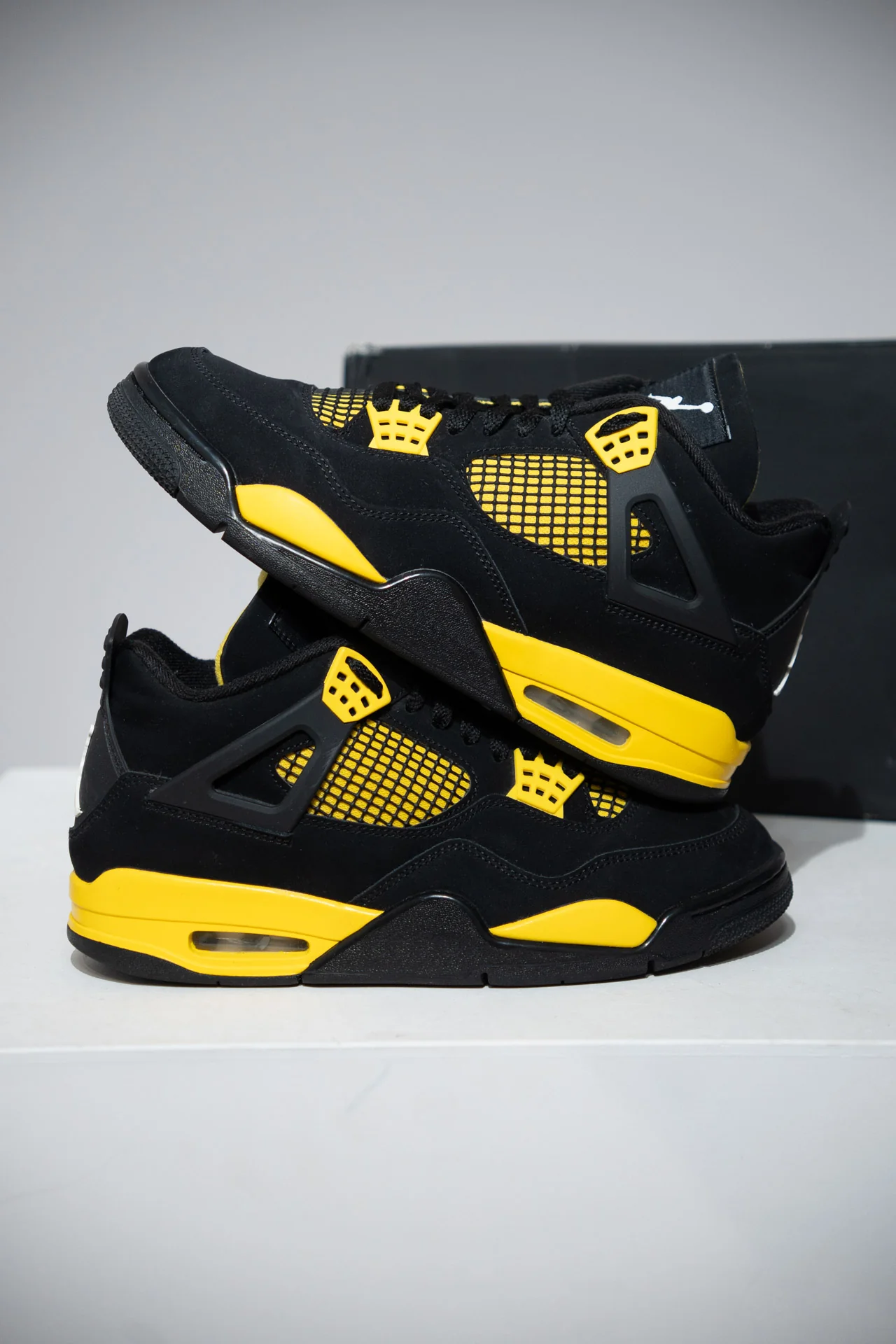 Jordan 4 Thunder (Taille 42) - Image 6