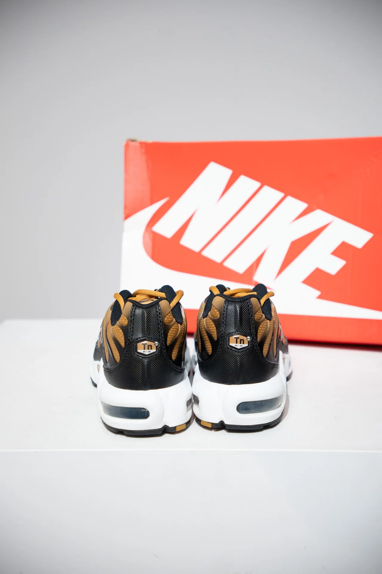 Air Max Plus (TN) Golden Harvest (Taille 43) - Image 2