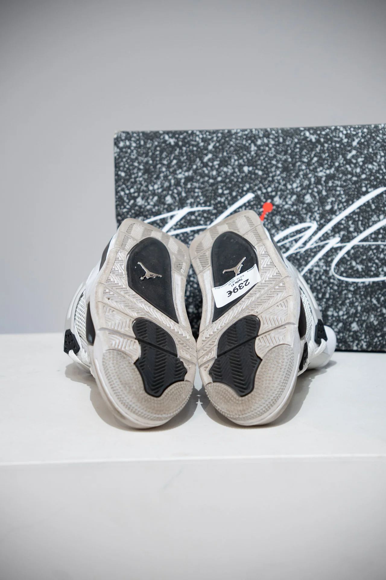 Jordan 4 Military Black (Taille 41) - Image 4