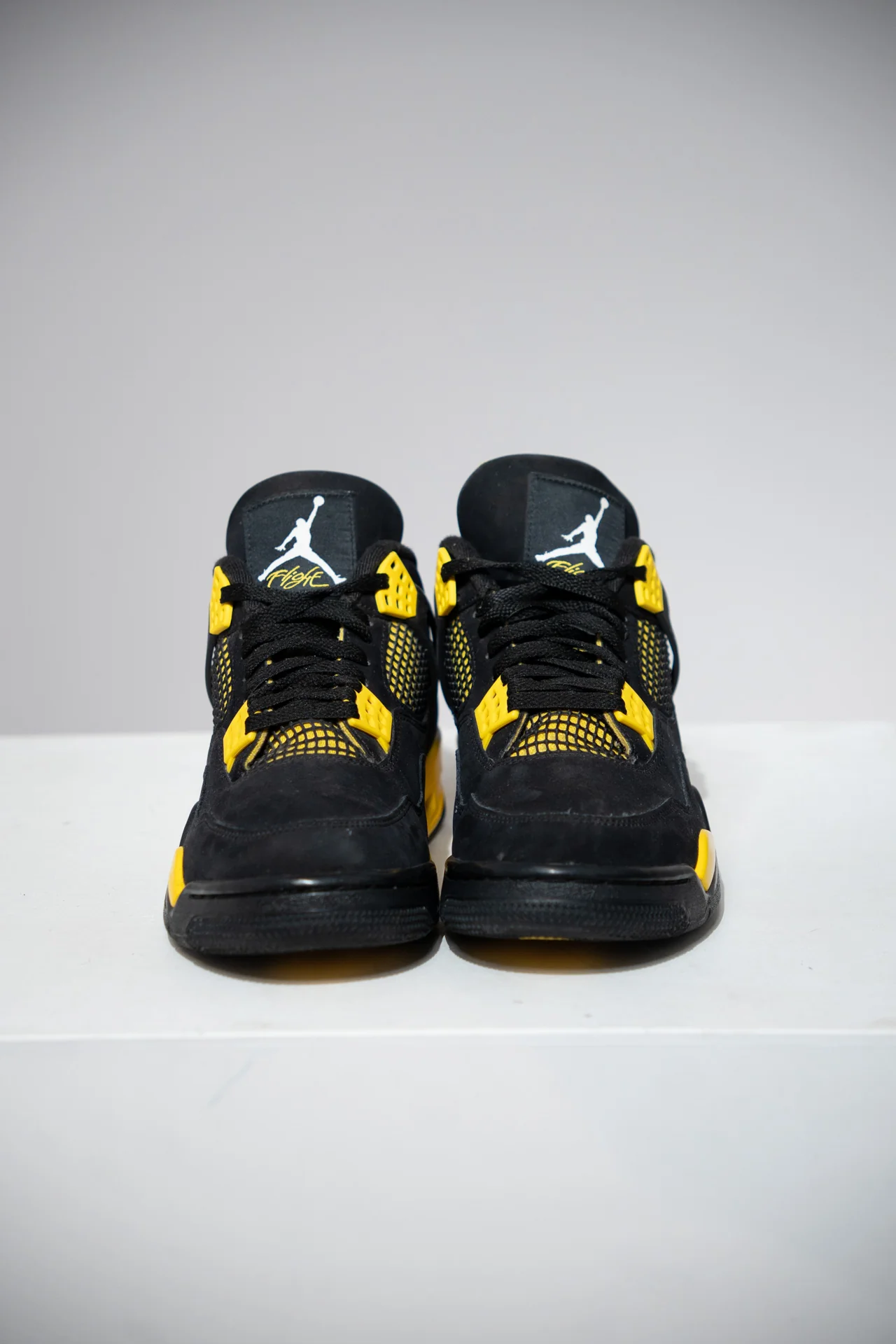 Jordan 4 Thunder (Taille 43) - Image 5
