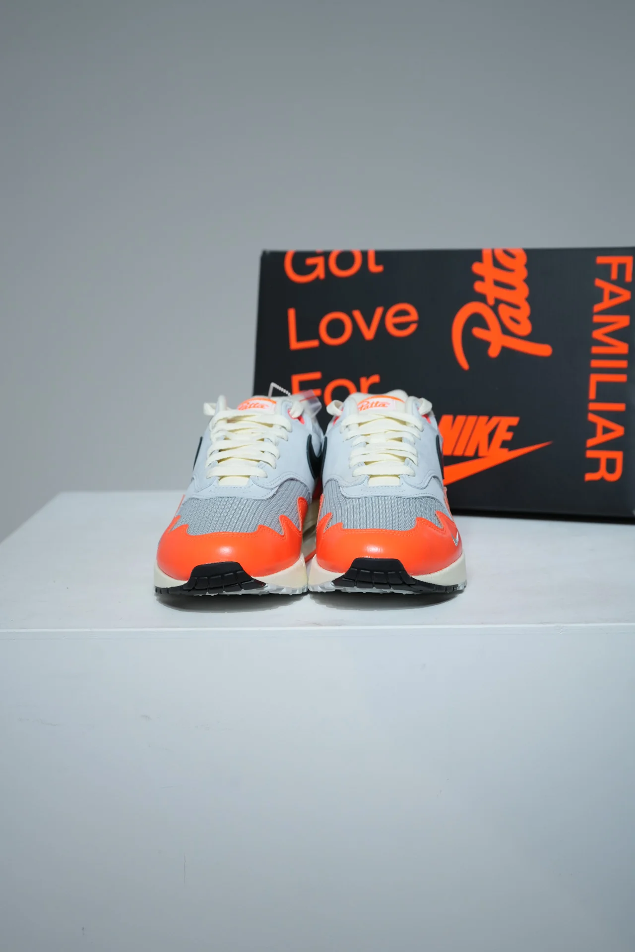 Air Max 1 Patta Hyper Crimson Pure Platinium (Taille 42,5) - Image 2