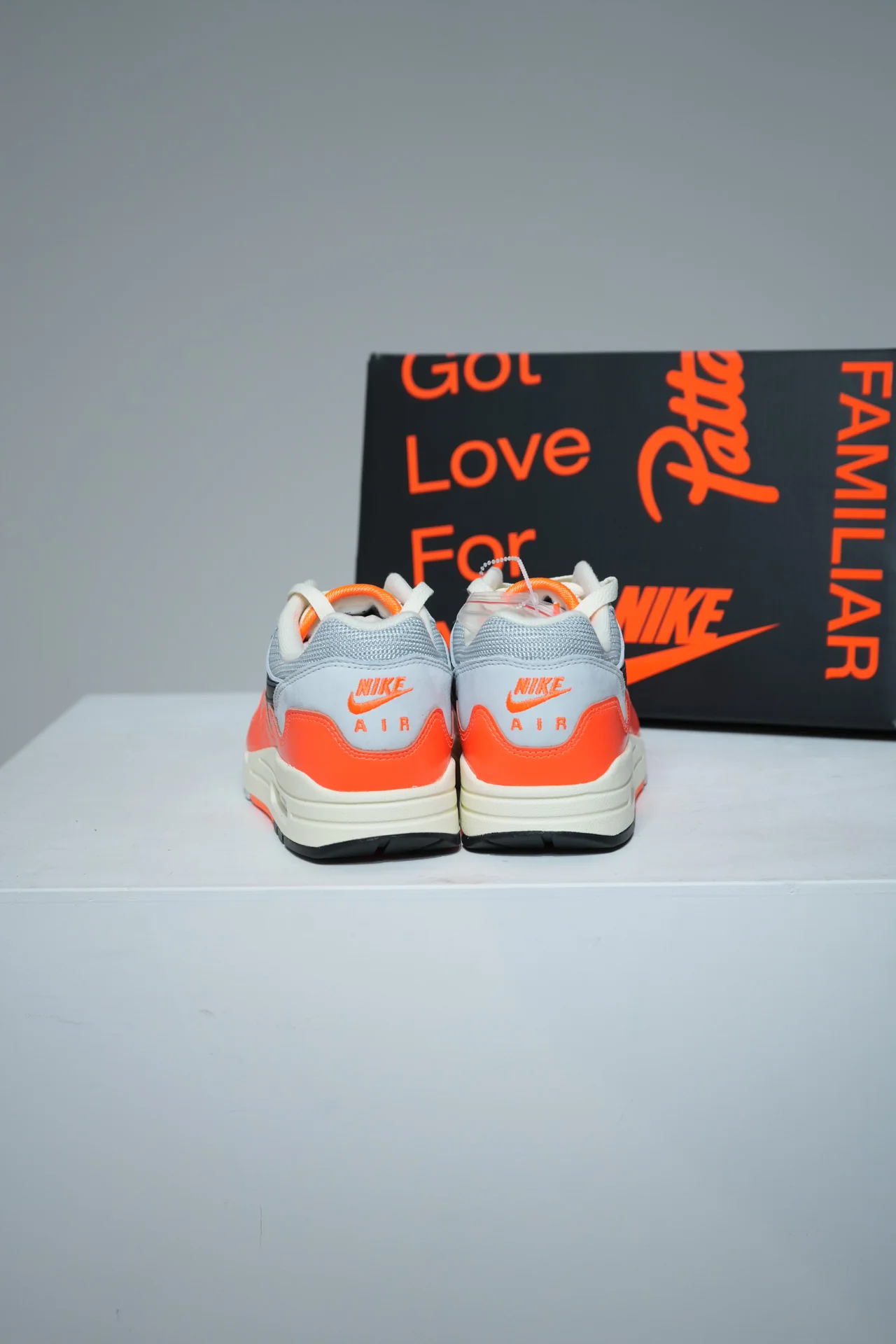 Air Max 1 Patta Hyper Crimson Pure Platinium (Taille 42,5) - Image 3