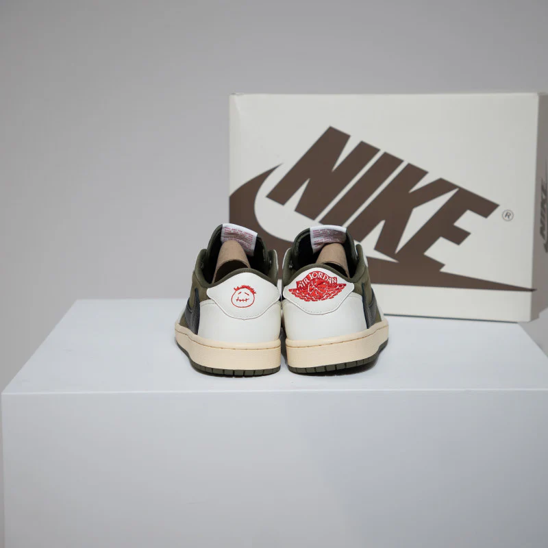 Jordan 1 Low Travis Scott Medium Olive (Taille 38) - Image 2