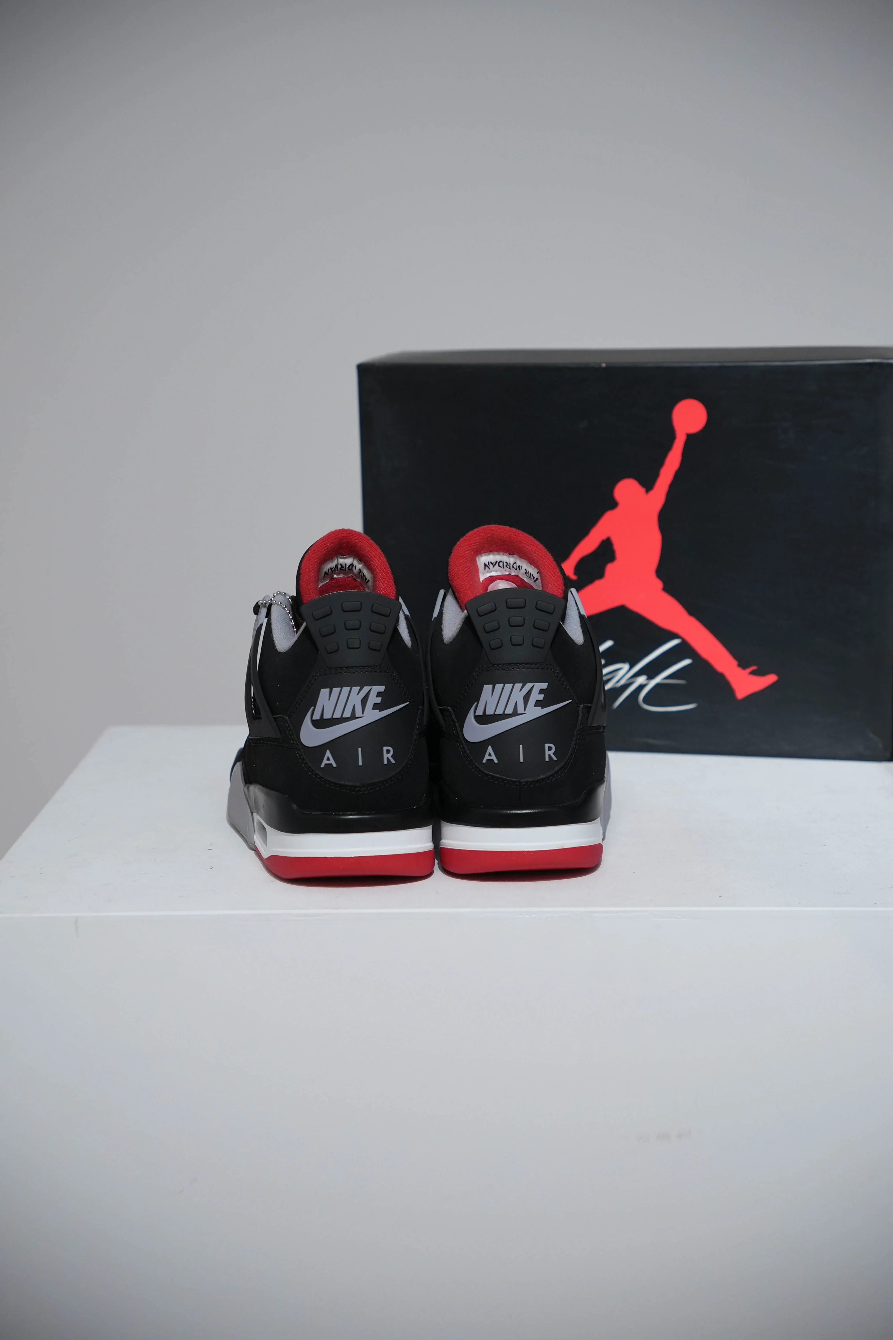 Jordan 4 Bred 2019 (Taille 42,5) - Image 3