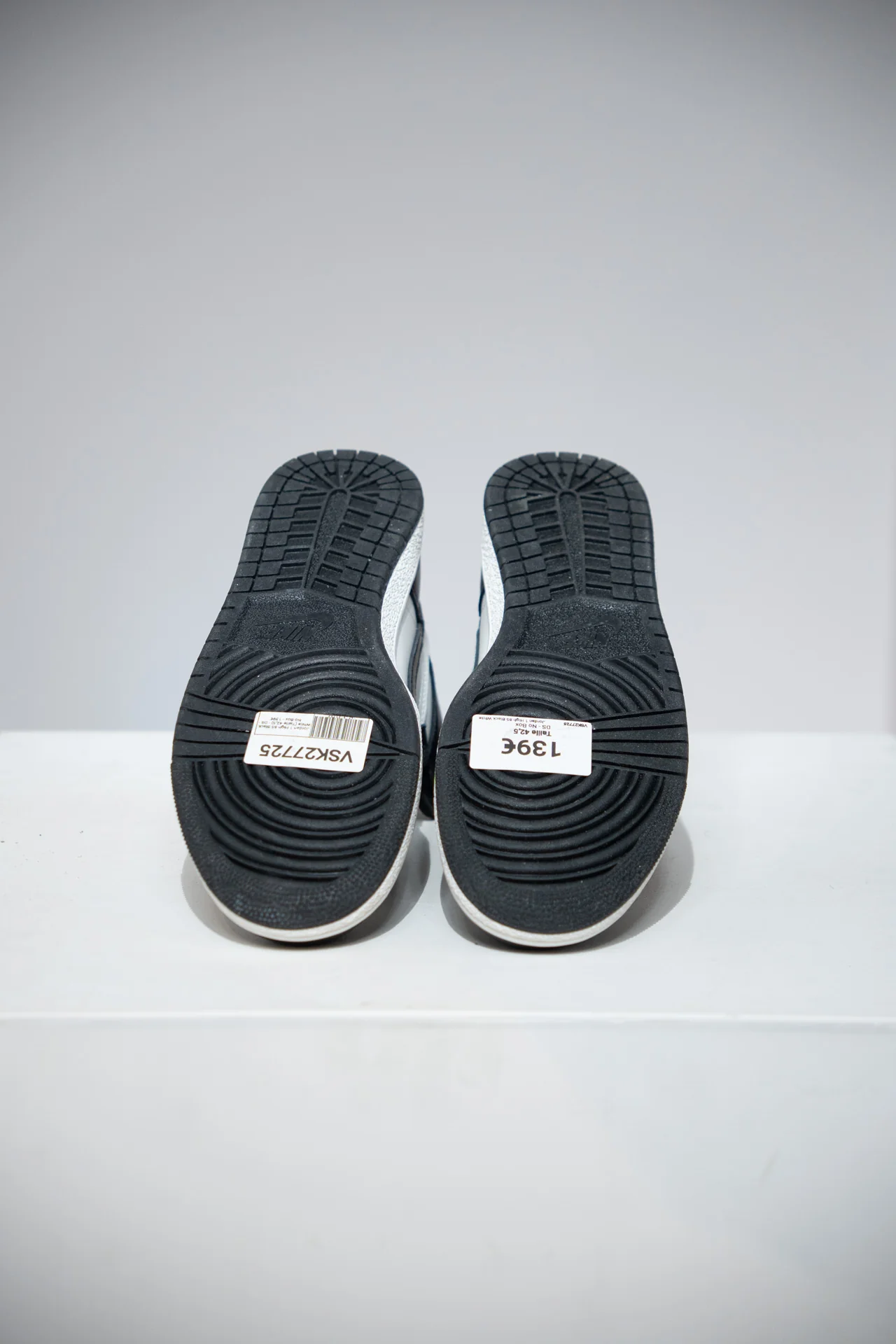 Jordan 1 High 85 Black White (Taille 42,5) - Image 4