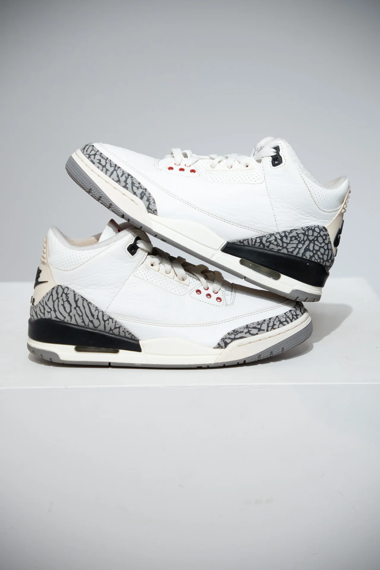 Jordan 3 White Cement Reimagined (Taille 40,5)