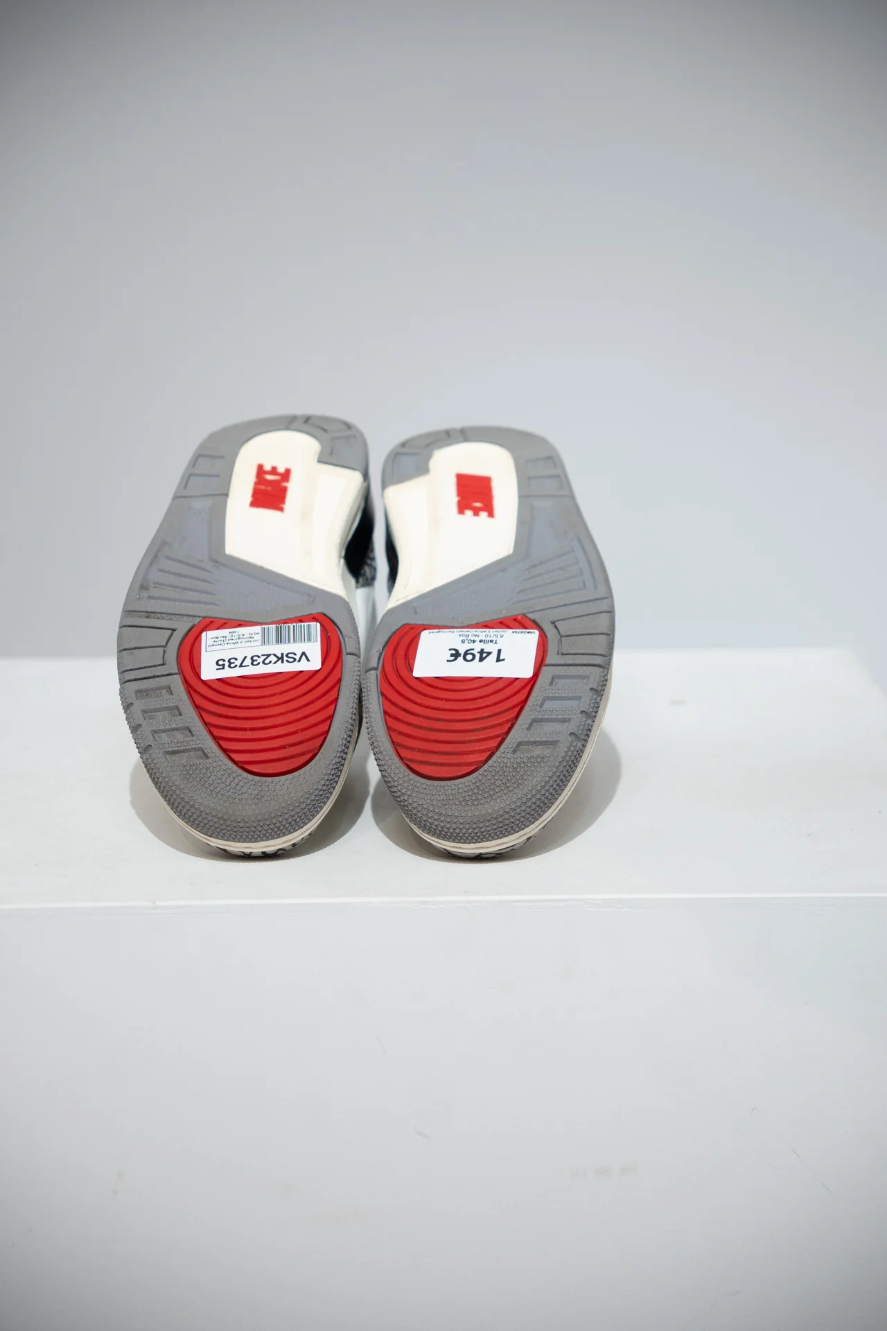 Jordan 3 White Cement Reimagined (Taille 40,5) - Image 4