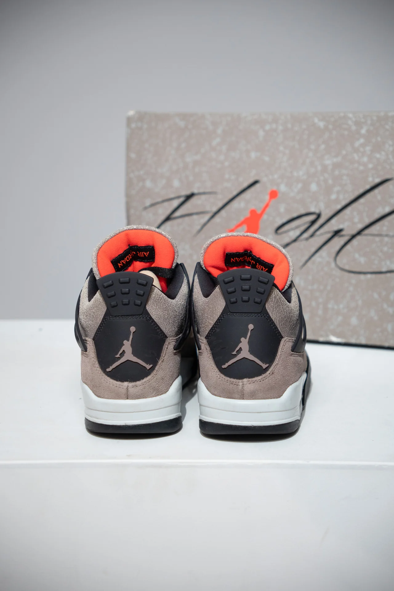 Jordan 4 Taupe Haze (Taille 42) - Image 5